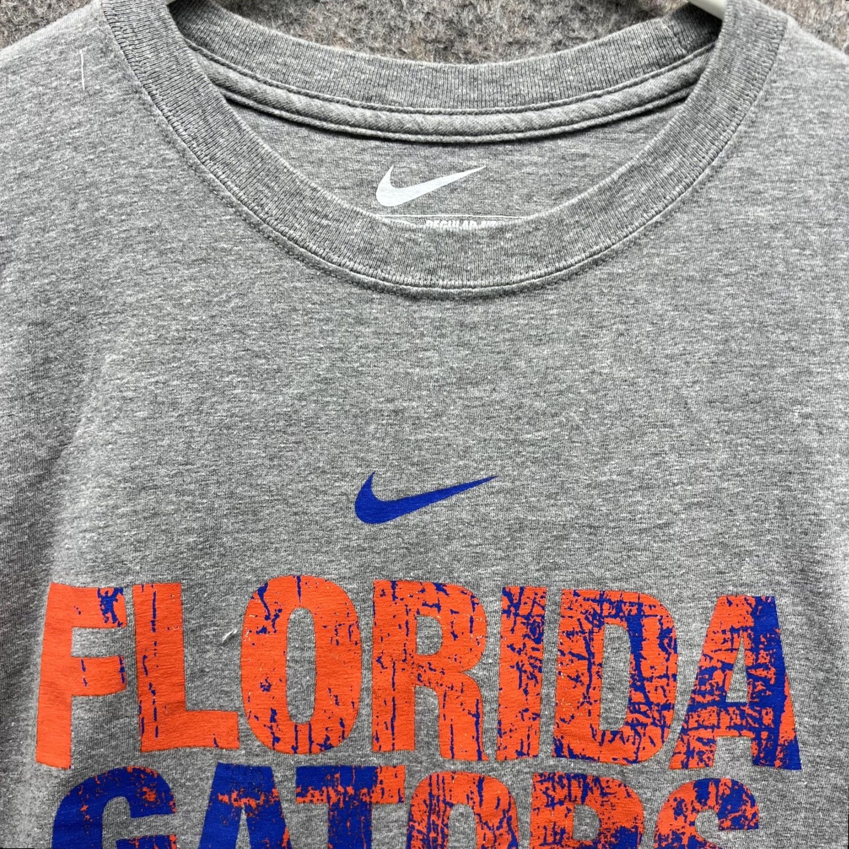 Nike Nike Shirt Men Small Adult Gray Athletic Nike Dri-Fit T-Shirt, Cotton, Short Sleeve, Crew Neck, Logo, Florida Gators, Regular Fit, -87? Size US S / EU 44-46 / 1 - 5 Thumbnail
