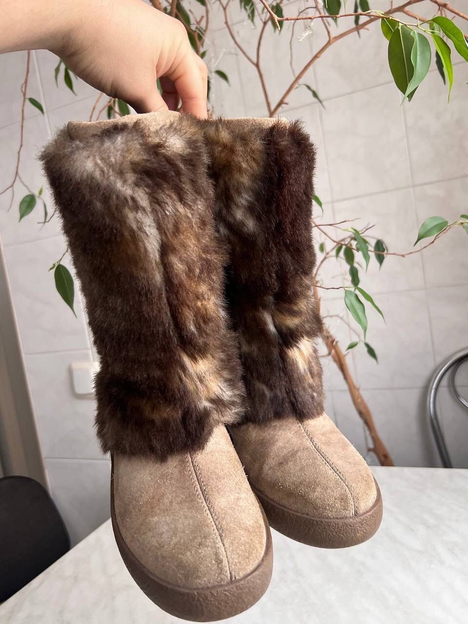 Yeti Fur Yeti Vintage Winter High Platform Boots Y2K 2000s FUR Size US 7 / IT 37 - 10 Thumbnail