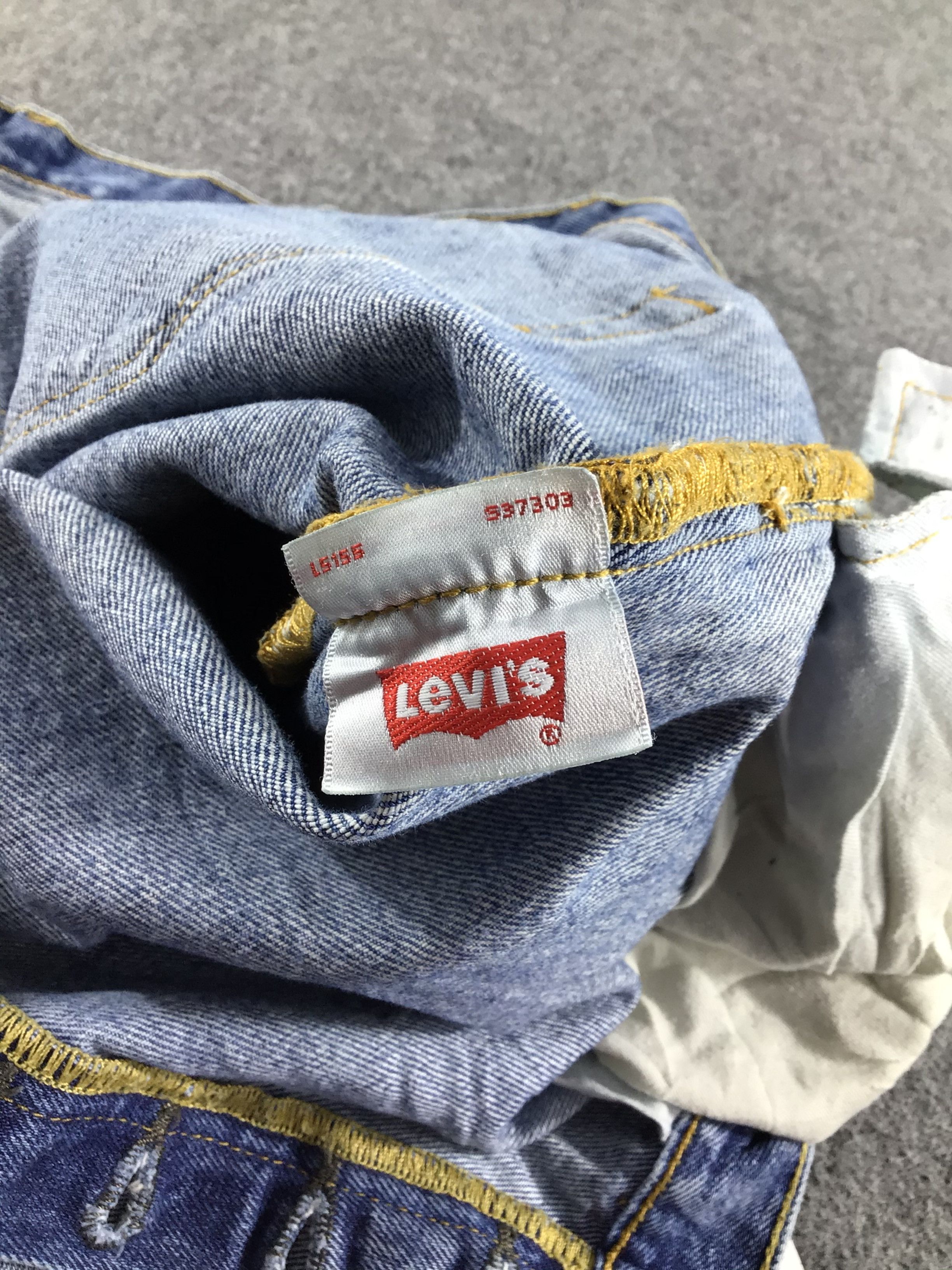 Levi's Vintage Levis 501 Jeans-J379 Size US 39 - 13 Thumbnail