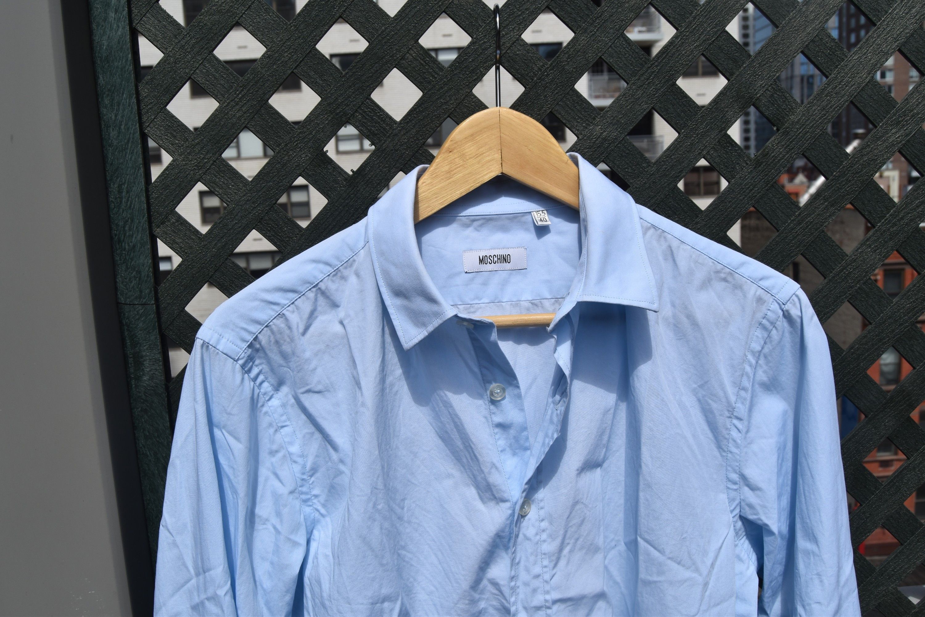 Moschino Moschino heart embroidered logo light blue poplin shirt Size US M / EU 48-50 / 2 - 3 Thumbnail