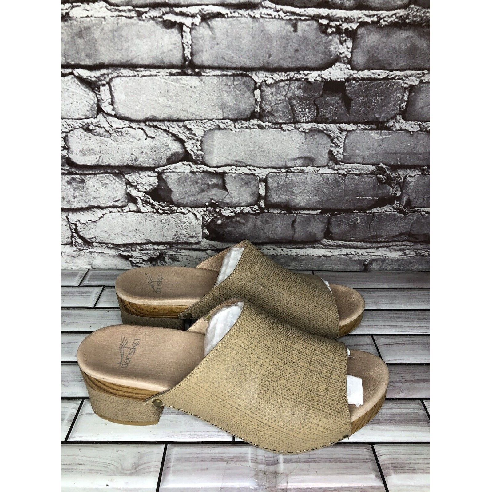 Other Dansko Maci Taupe Textured Beige Tan Leather Heel Sandals Wo Size US 9.5 / IT 39.5 - 21 Thumbnail