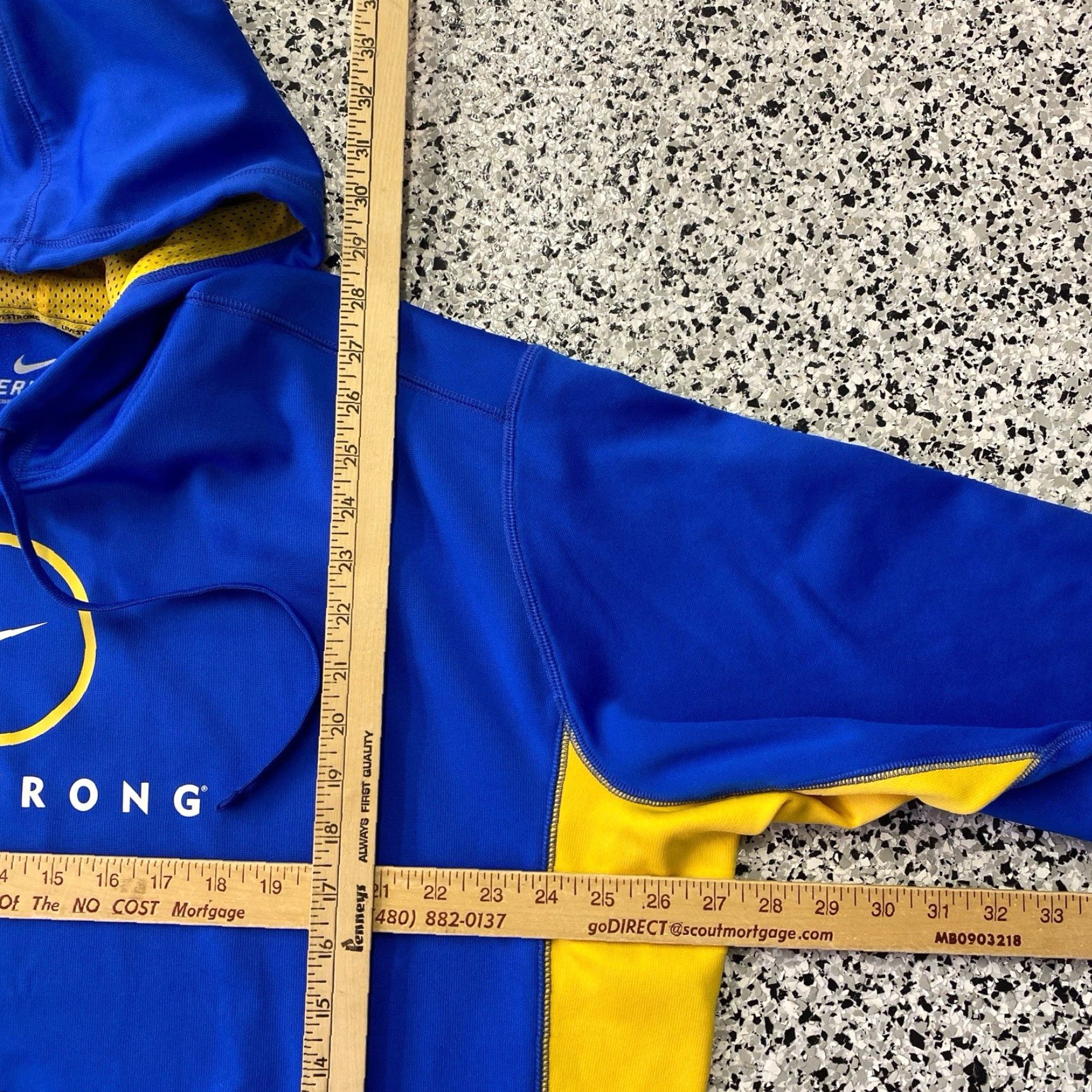 Nike VINTAGE Nike Livestrong Hoodie Size US XXL / EU 58 / 5 - 3 Thumbnail