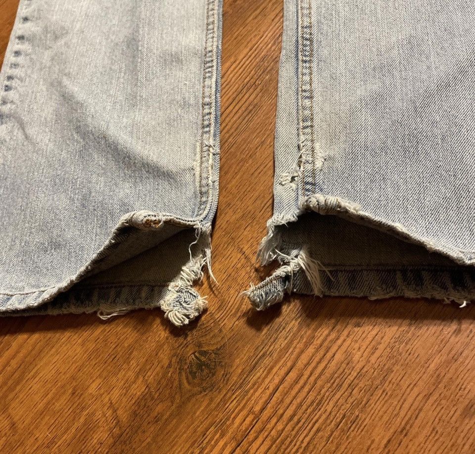 Levi's Vintage Levi’s Straight Leg Light Wash Distressed Jeans Size US 34 / EU 50 - 8 Thumbnail