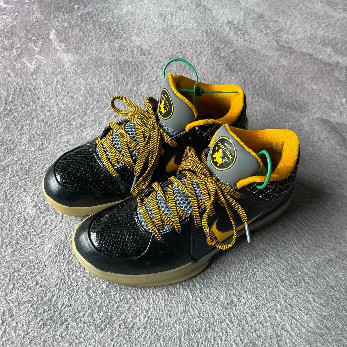 Nike Nike Yellow Lowtop Sneakers 41 Men Size US 8.5 / EU 41-42 - 1 Thumbnail