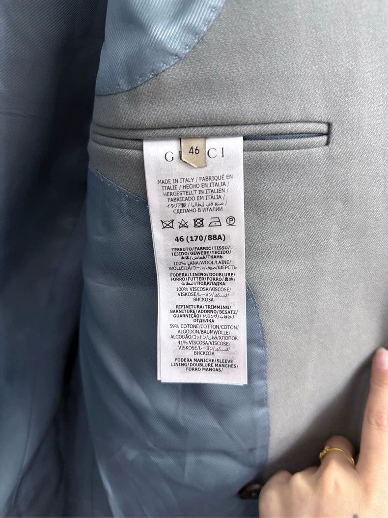 Gucci Gucci Co-branded solid color jacket buttoned V-neck jacket Size US S / EU 44-46 / 1 - 5 Thumbnail