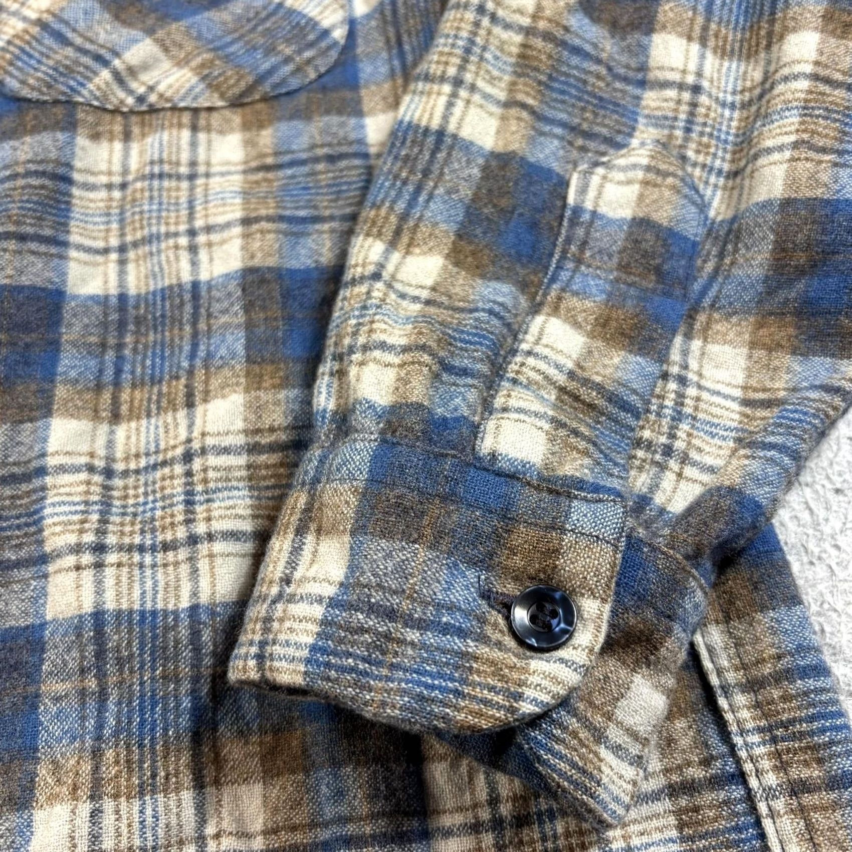 Pendleton VINTAGE Pendleton Wool Shirt Mens M Blue Plaid Shacket 60s 70s Button-Up Long Sleeve Collar Pocketed Pattern Size US M / EU 48-50 / 2 - 6 Thumbnail