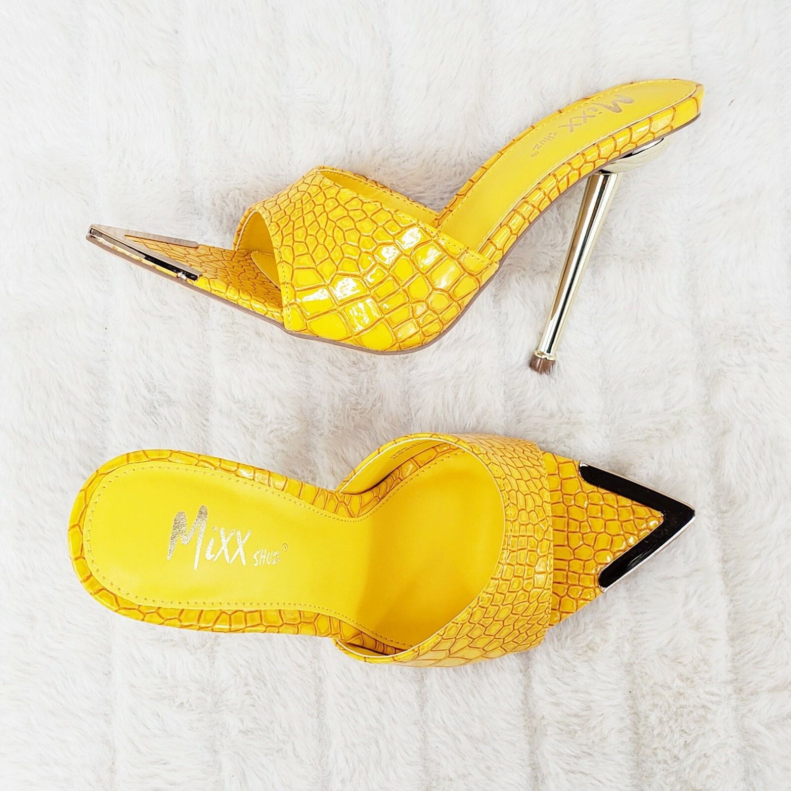 Other Venus Yellow Slim High Heel Pointy Toe Slip On Sandals Slide Size US 11 / IT 41 - 2 Thumbnail