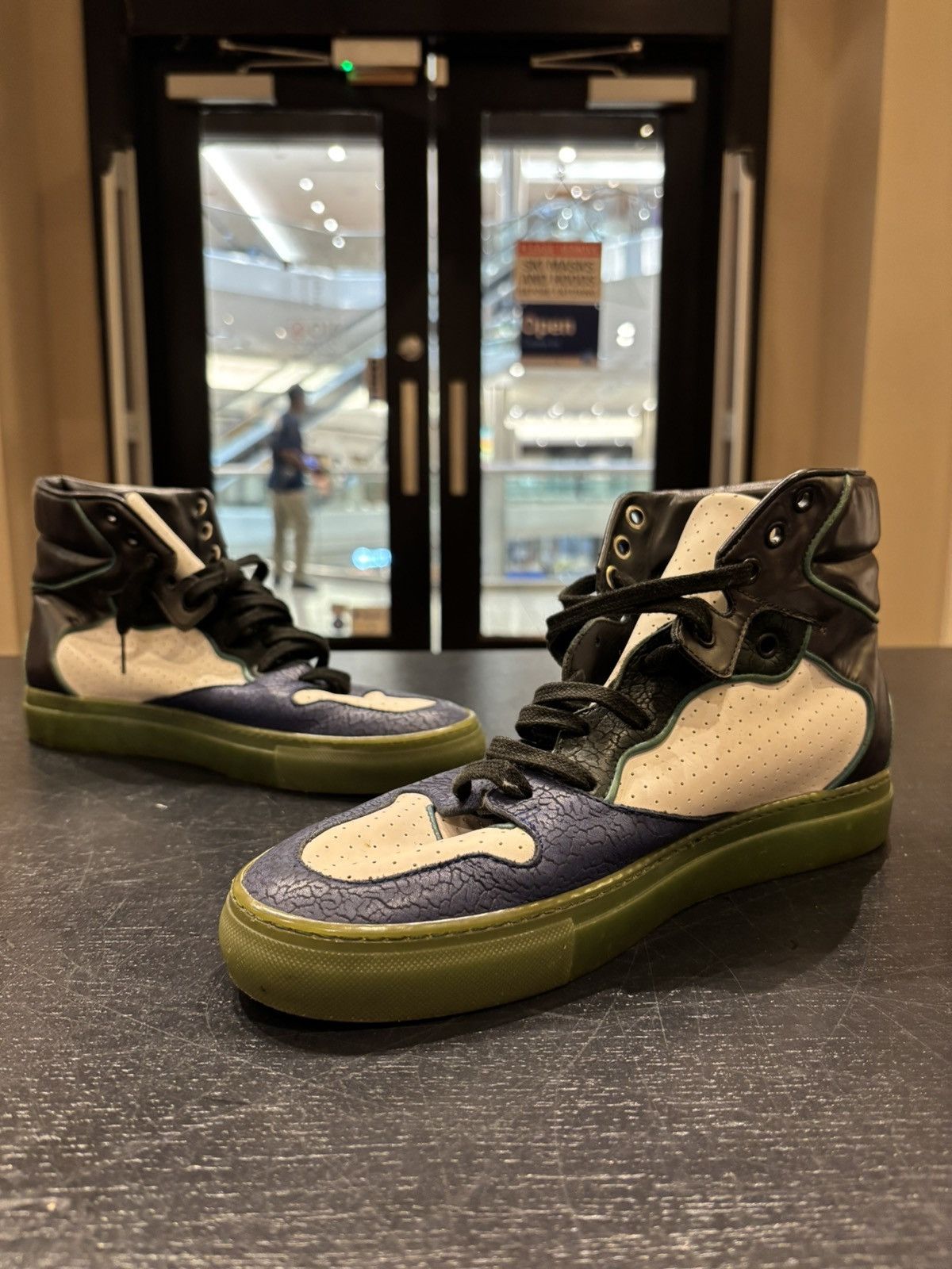 Balenciaga Balenciaga Leather High Top Sneaker Size US 7 / EU 40 - 2 Thumbnail