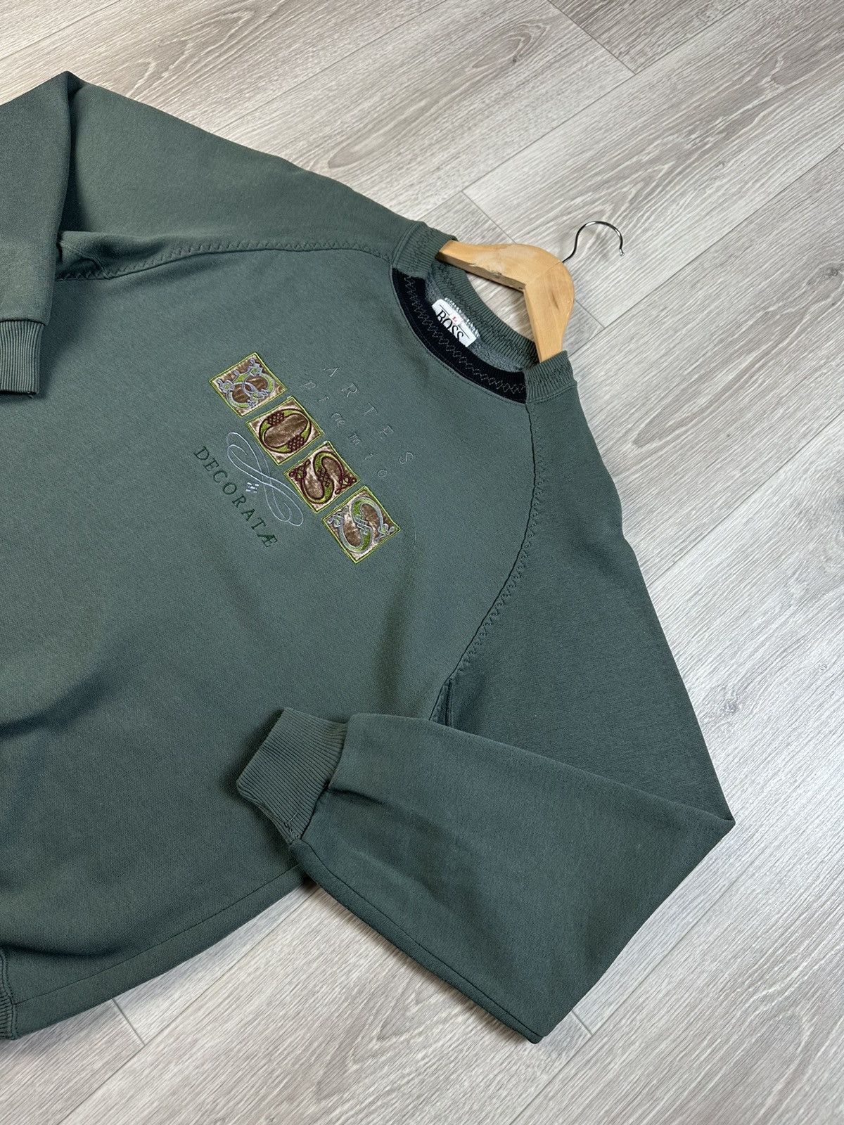 Hugo Boss × Vintage Vintage Hugo Boss Sweatshirt Crewneck Boxy Big Logo Size US L / EU 52-54 / 3 - 4 Thumbnail