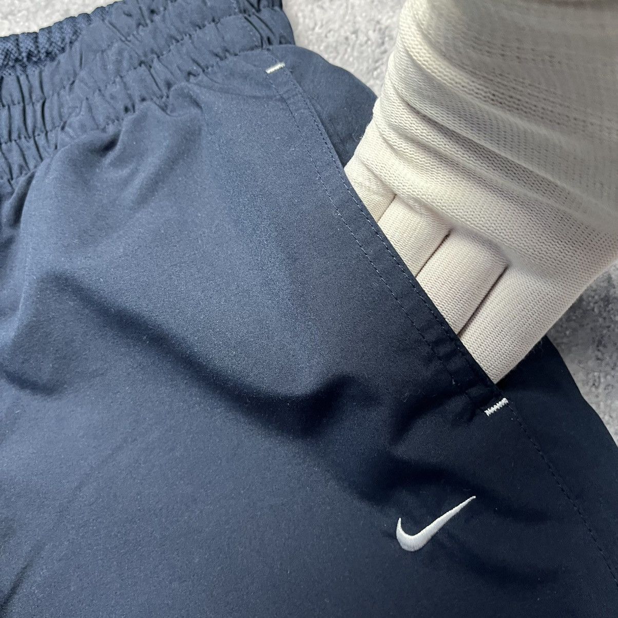 Nike Vintage Nike Nylon Track Pants Swoosh Y2K Streetwear Drill Size US 32 / EU 48 - 9 Thumbnail