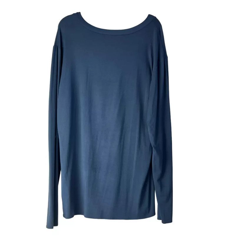 Other Navy blue v neck long sleeve shirt with applique Size US M / EU 48-50 / 2 - 2 Thumbnail