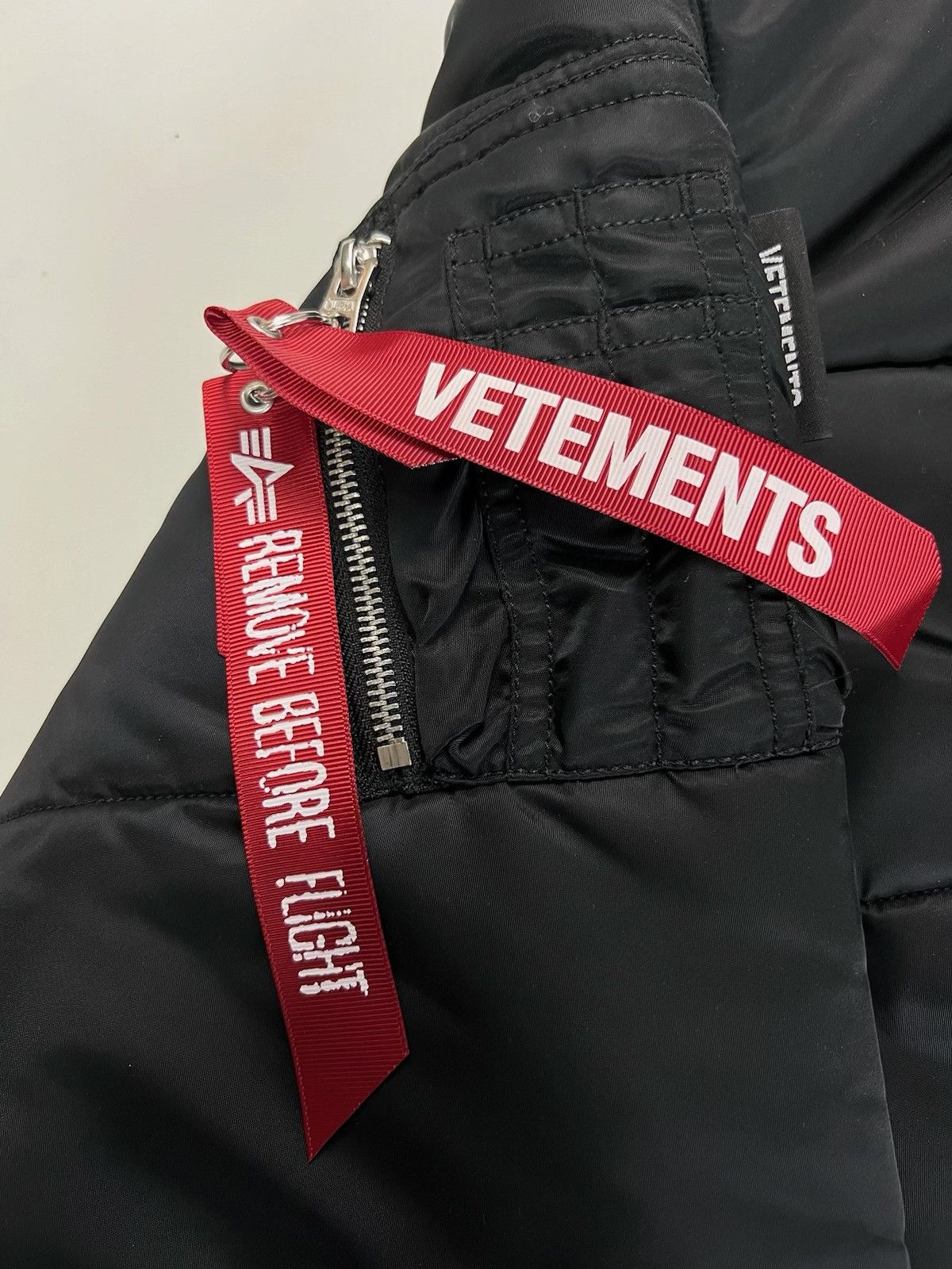 Vetements *REVERSIBLE* Vetements x Alpha Industrie Big Patch Bomber Size US XS / EU 42 / 0 - 12 Thumbnail