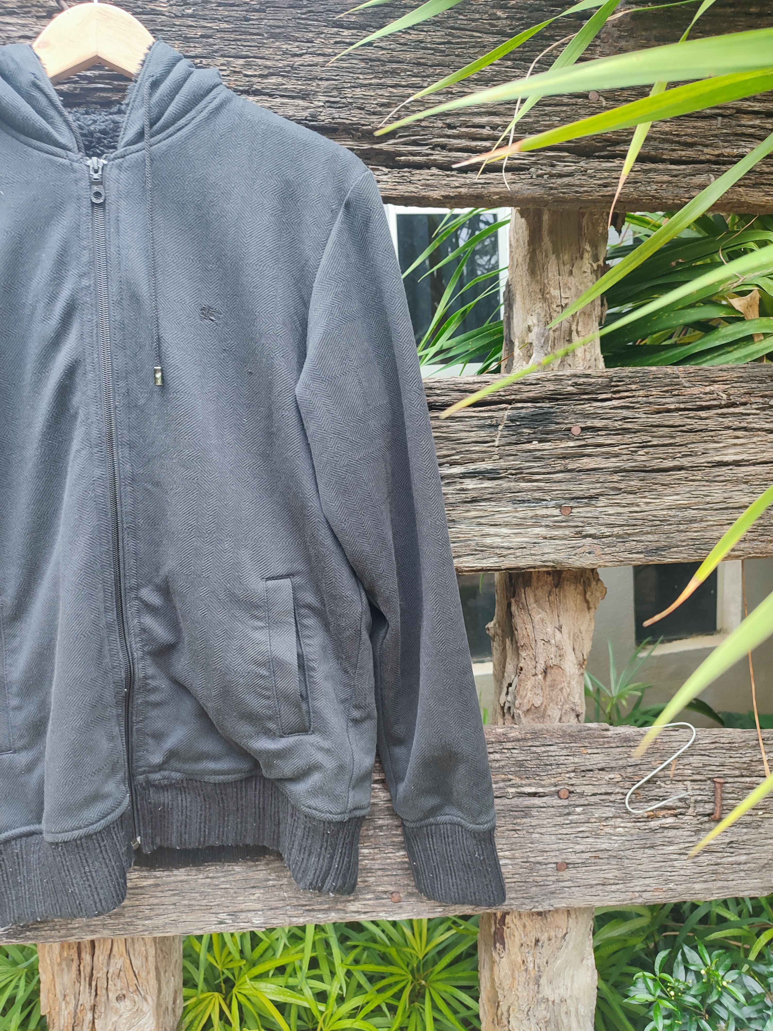 Burberry Burberry Blue Label Fleece-Lined Zip Hoodie (Vintage, Black) Size US L / EU 52-54 / 3 - 3 Thumbnail