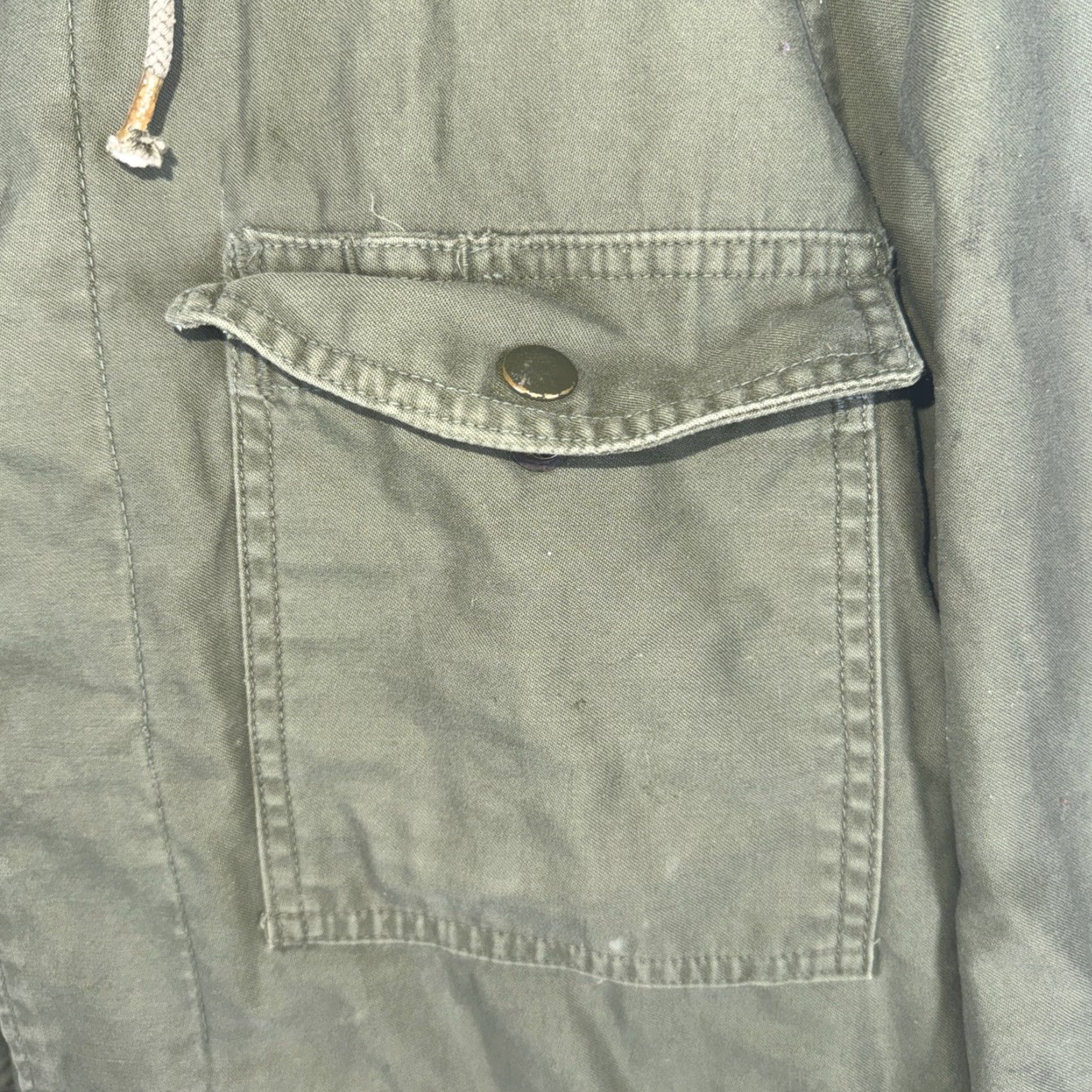 Vintage VINTAGE Green Military Coat Mens Size M Missing 2 Buttons User: VINTAGE Green Military Button Up Coat Mens Size M Missing 2 Buttons Size US M / EU 48-50 / 2 - 2 Thumbnail