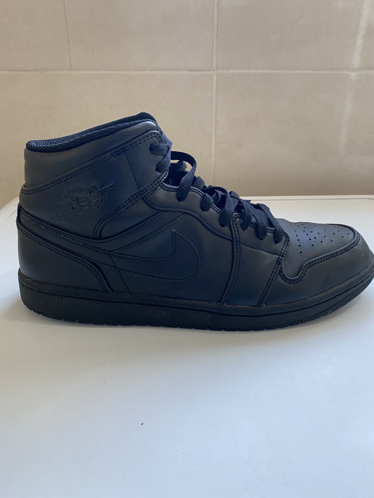 Nike Jordan 1 Mid Triple Black Size US 10 / EU 43 - 6 Thumbnail