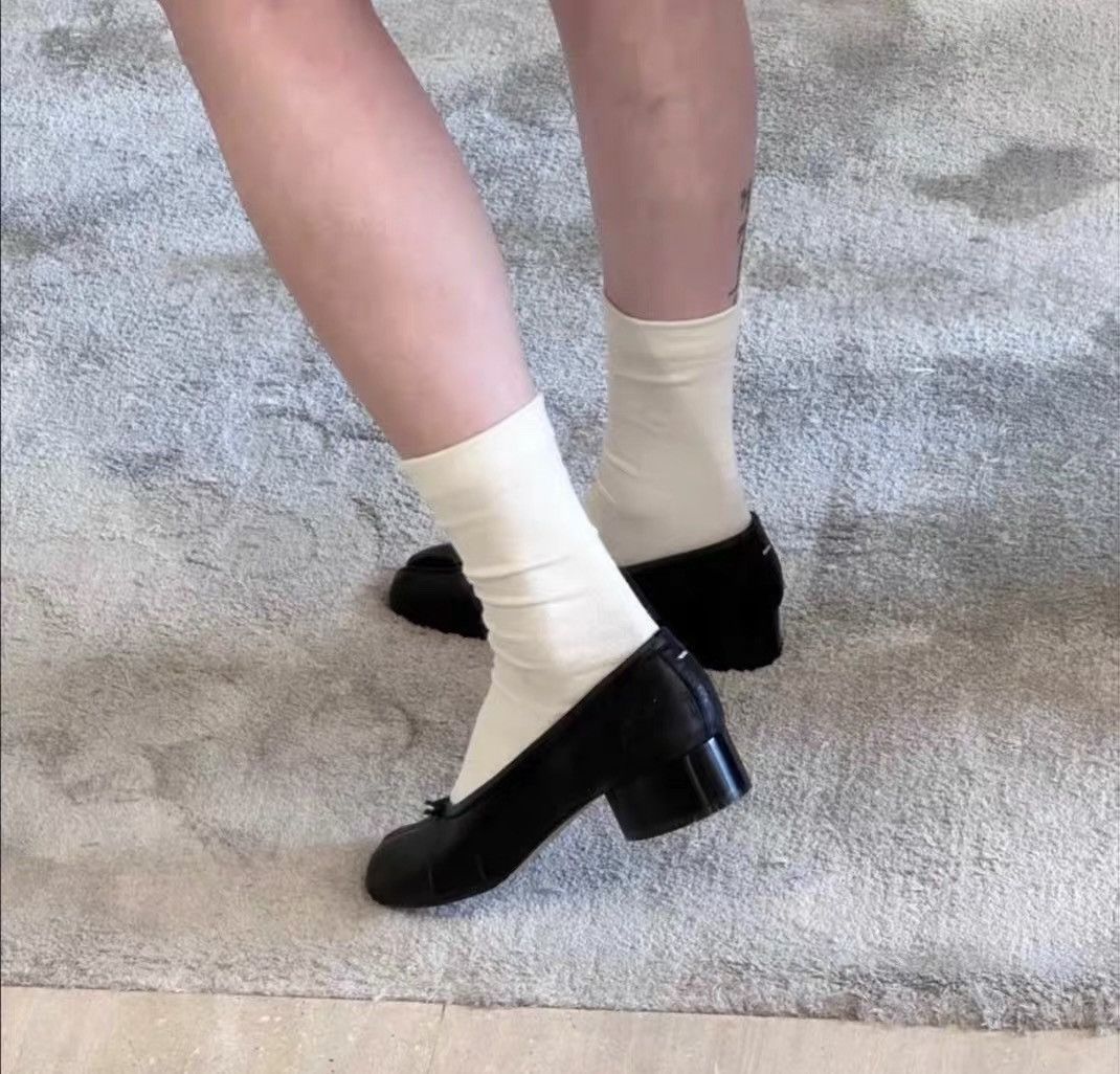 Maison Margiela Maison Margiela black ruched sheepskin heel ballet flats Size US 7 / IT 37 - 5 Thumbnail