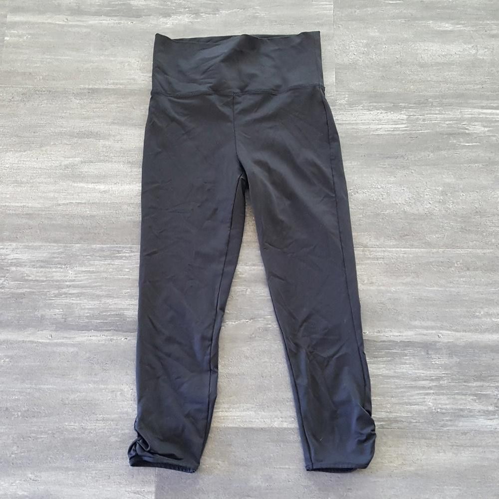 Forever 21 Black Basic F21 Athletic Capri Size 28" / US 6 / IT 42 - 1 Thumbnail