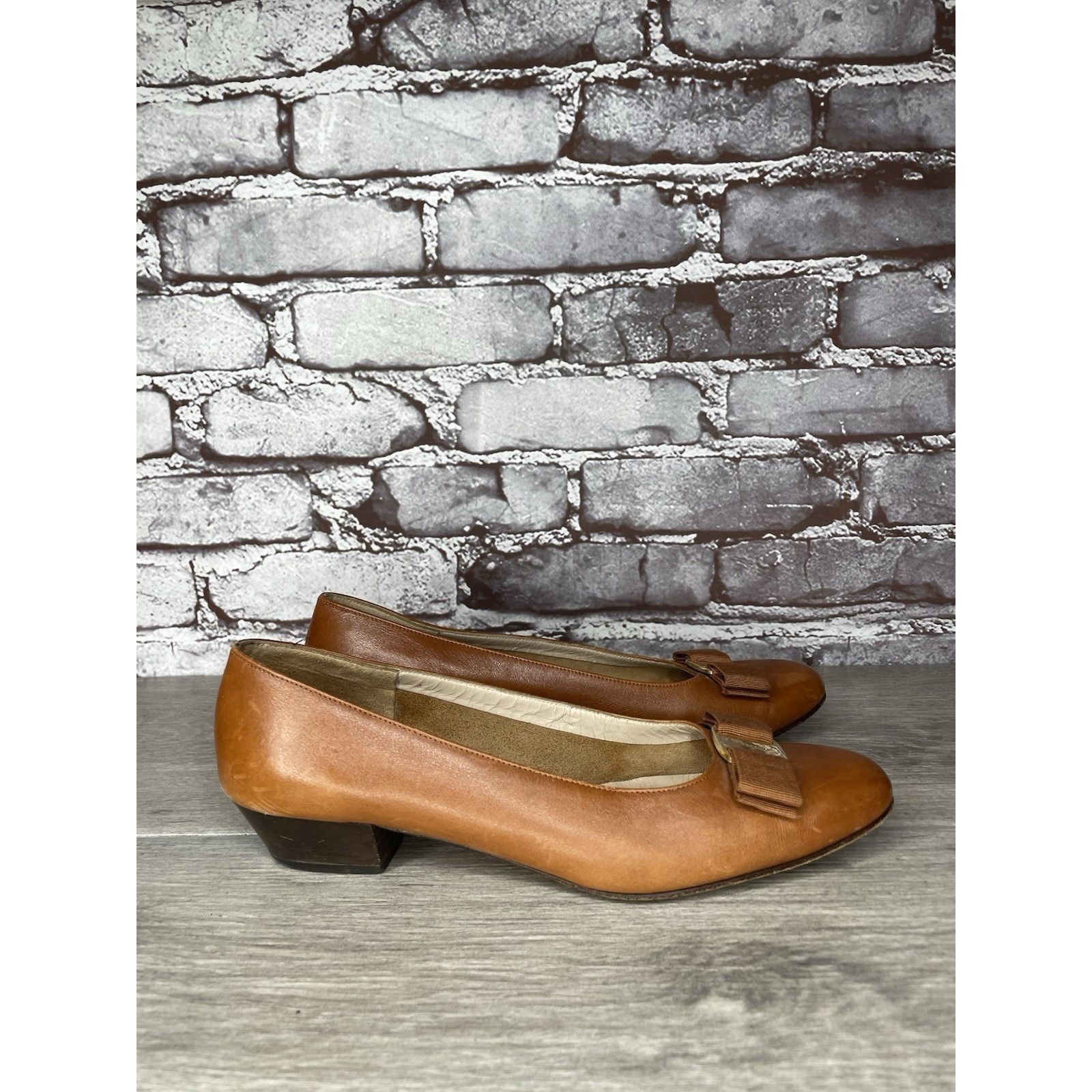 Salvatore Ferragamo Salvatore Ferragamo Boutique Vara Brown Leather Bow Heels Wo Size US 8 / IT 38 - 13 Thumbnail
