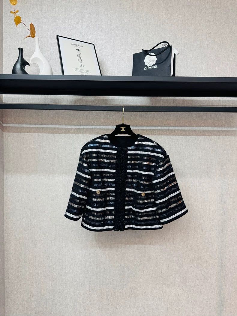 Chanel Chanel Spring Embroidered Pocket Short Jacket- DMC Size US M / EU 48-50 / 2 - 1 Thumbnail