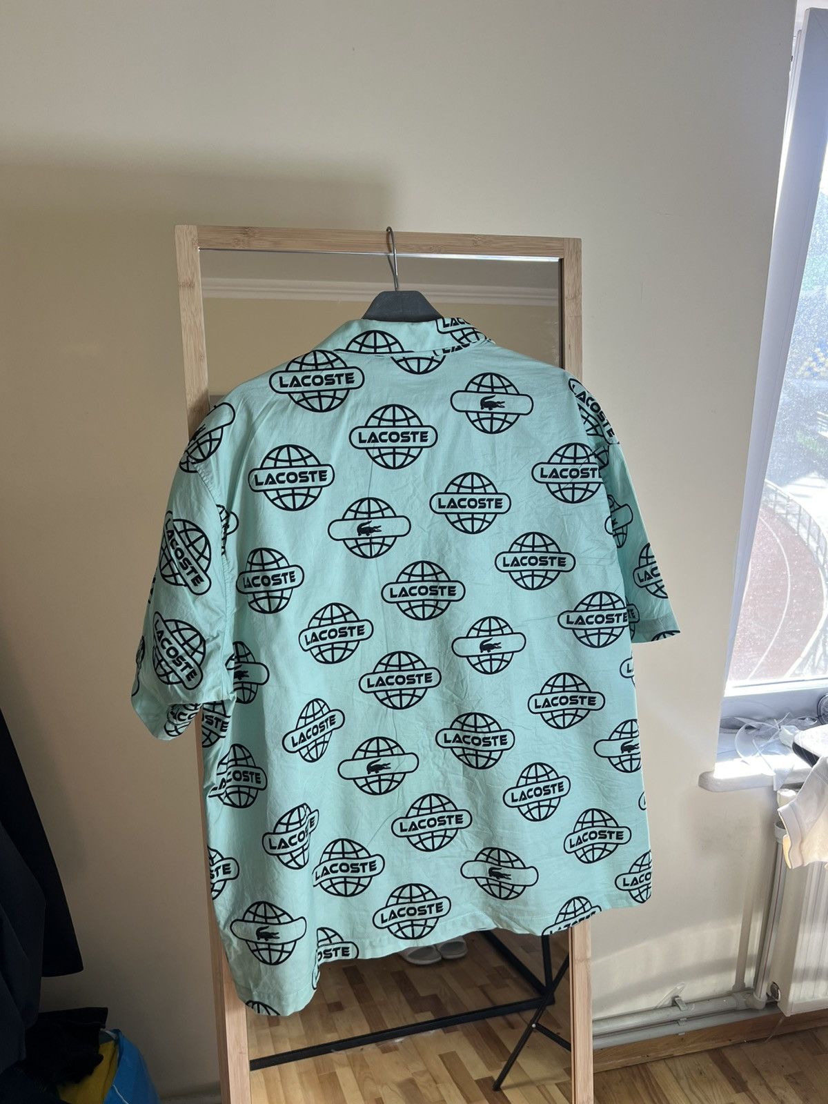 Lacoste Lacoste Globe Print Relaxed Fit Shirt XL – Rare Viral Piece Size US XL / EU 56 / 4 - 13 Thumbnail