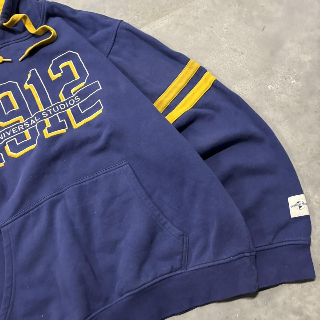 Disney × Vintage Crazy Vintage Y2K/2000s Blue Universal Studios Embroidered 1912 Spellout Hoodie! Size US XXL / EU 58 / 5 - 4 Thumbnail