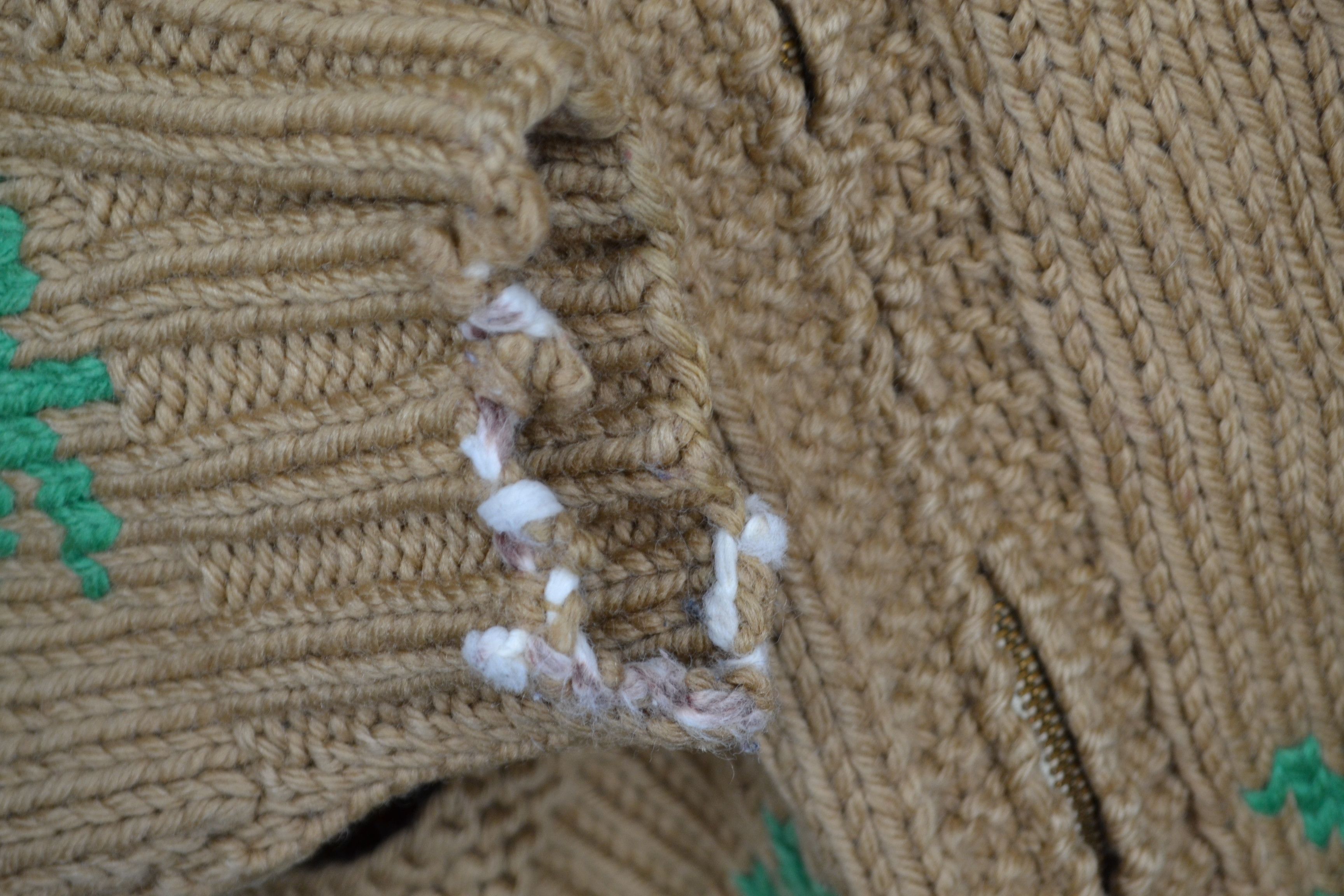 Vintage Vintage Hand Knit Wool Cowichan Siwash Pole Beaver Leaves Size US L / EU 52-54 / 3 - 6 Thumbnail