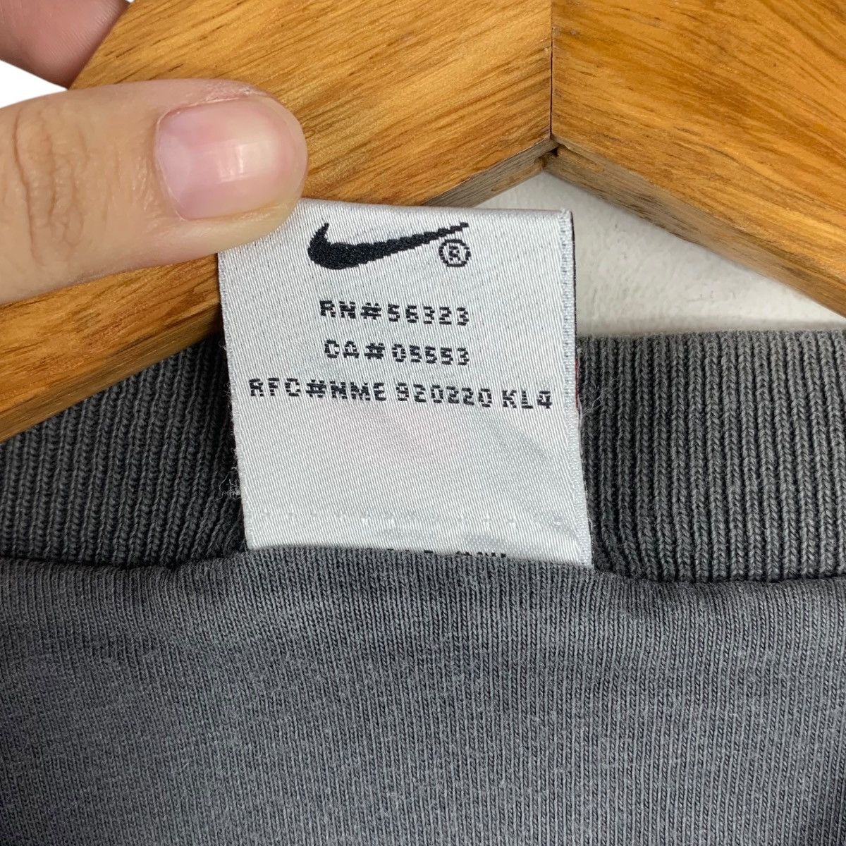 Nike Vintage 90’ NIKE SWOOSH Center Logo Embroidered Tee Shirt Size US M / EU 48-50 / 2 - 7 Thumbnail