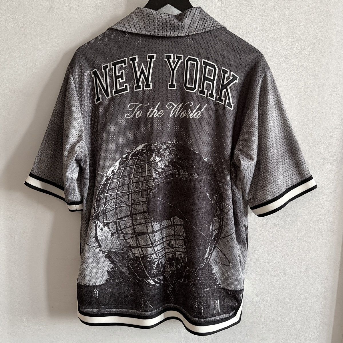 Kith Kith for the New York Knicks Carson Button down White Large