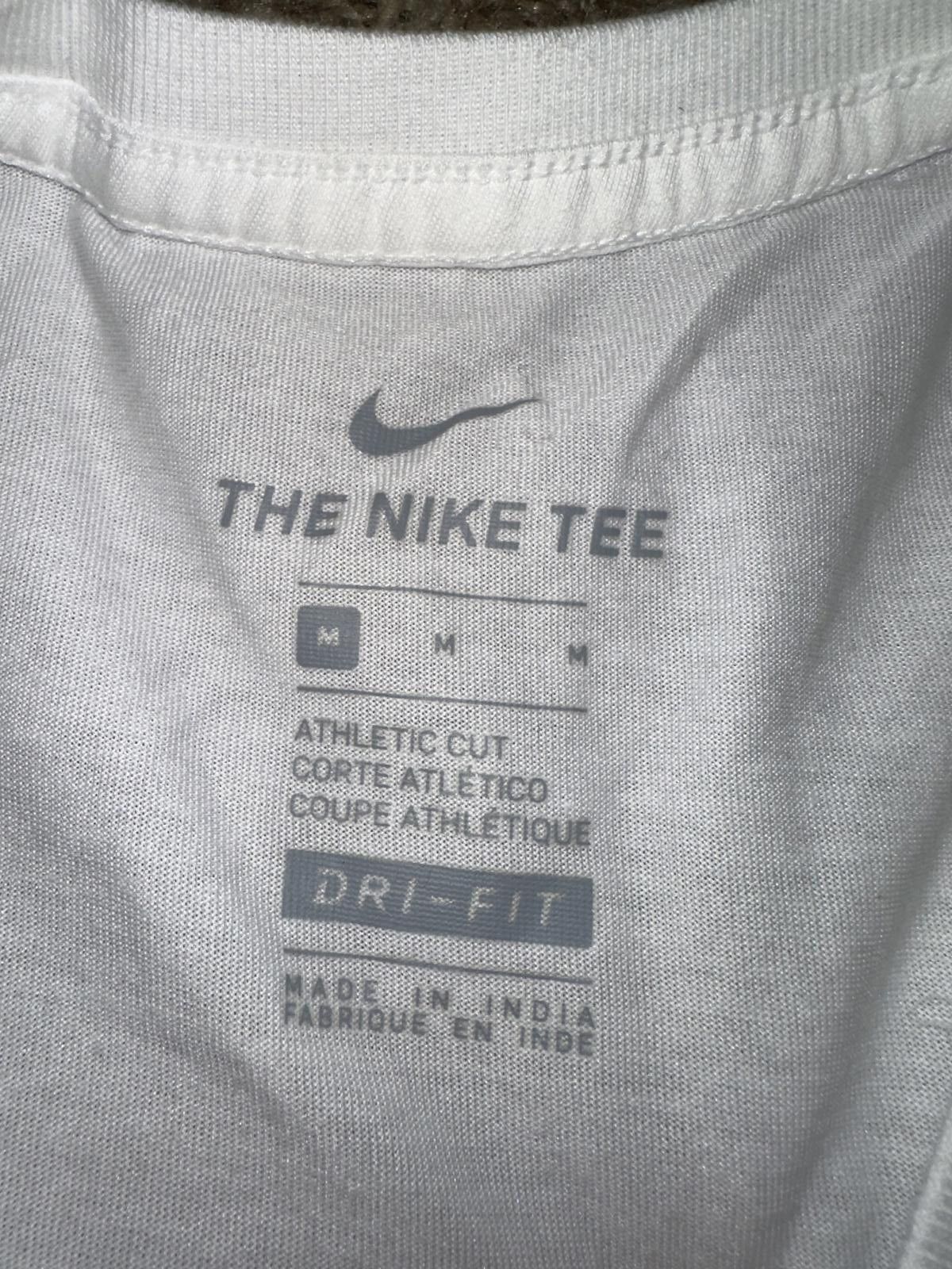 Nike Nike Men’s Buzzer Beater Final Seconds For The Win Bang!!! Graphic White T-Shirt Size US M / EU 48-50 / 2 - 2 Thumbnail