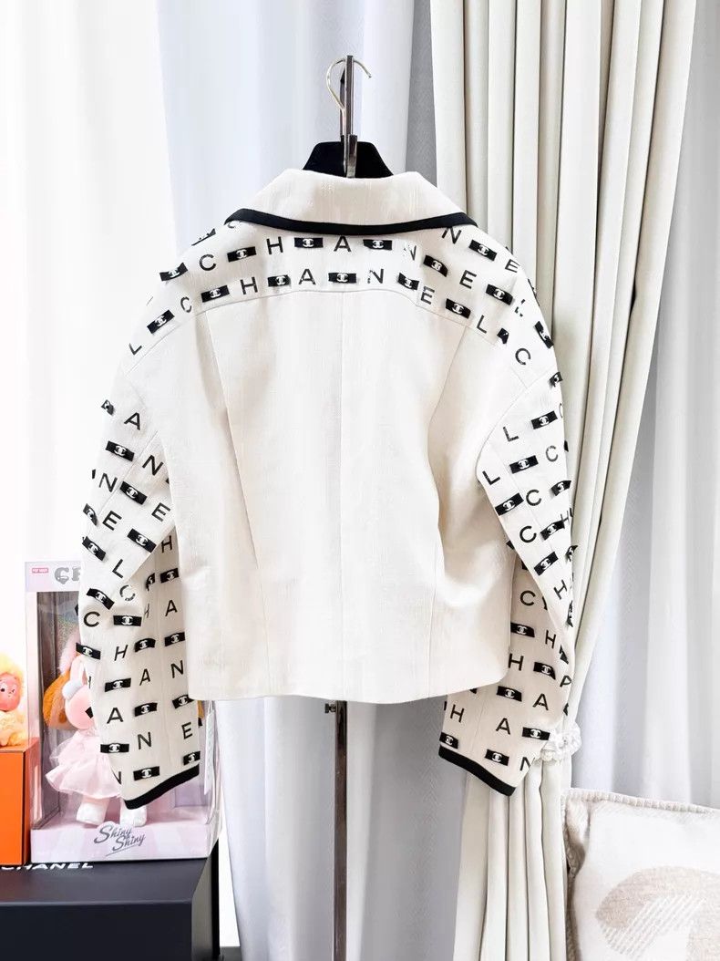 Chanel Chanel Three-dimensional black letter logo sequin bow jack Size XS / US 0-2 / IT 36-38 - 3 Thumbnail