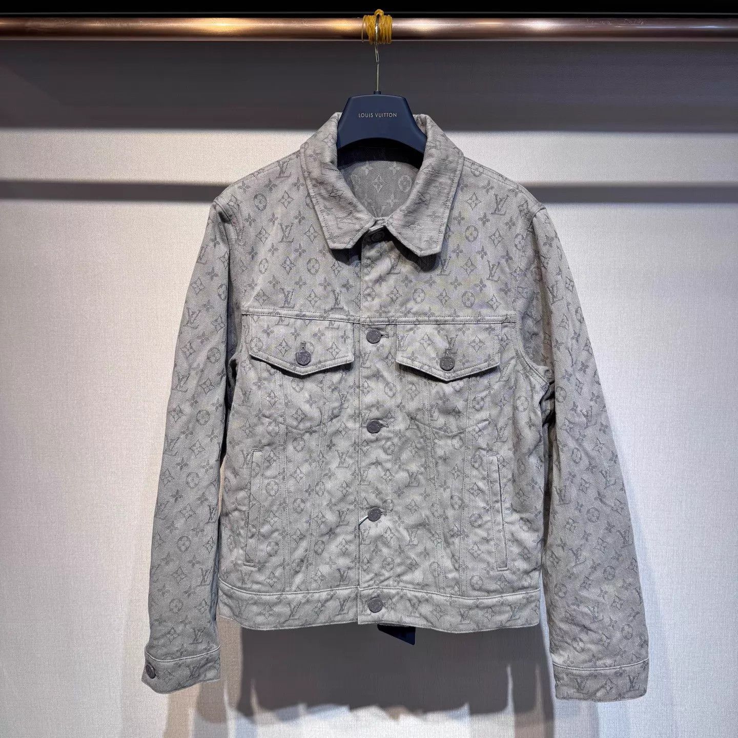 Louis Vuitton Louis Vuitton gray Monogram print denim jacket size 44 Size US S / EU 44-46 / 1 - 1 Thumbnail