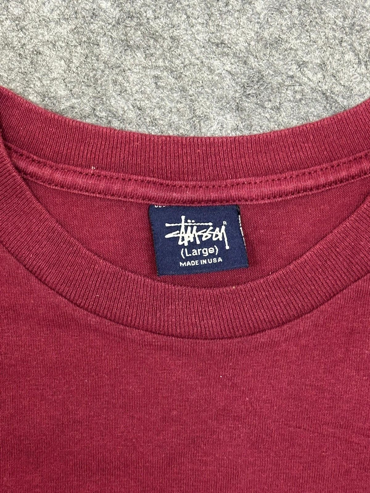Stussy vintage 90s Stussy Old English t-shirt in burgundy. Size US L / EU 52-54 / 3 - 8 Thumbnail