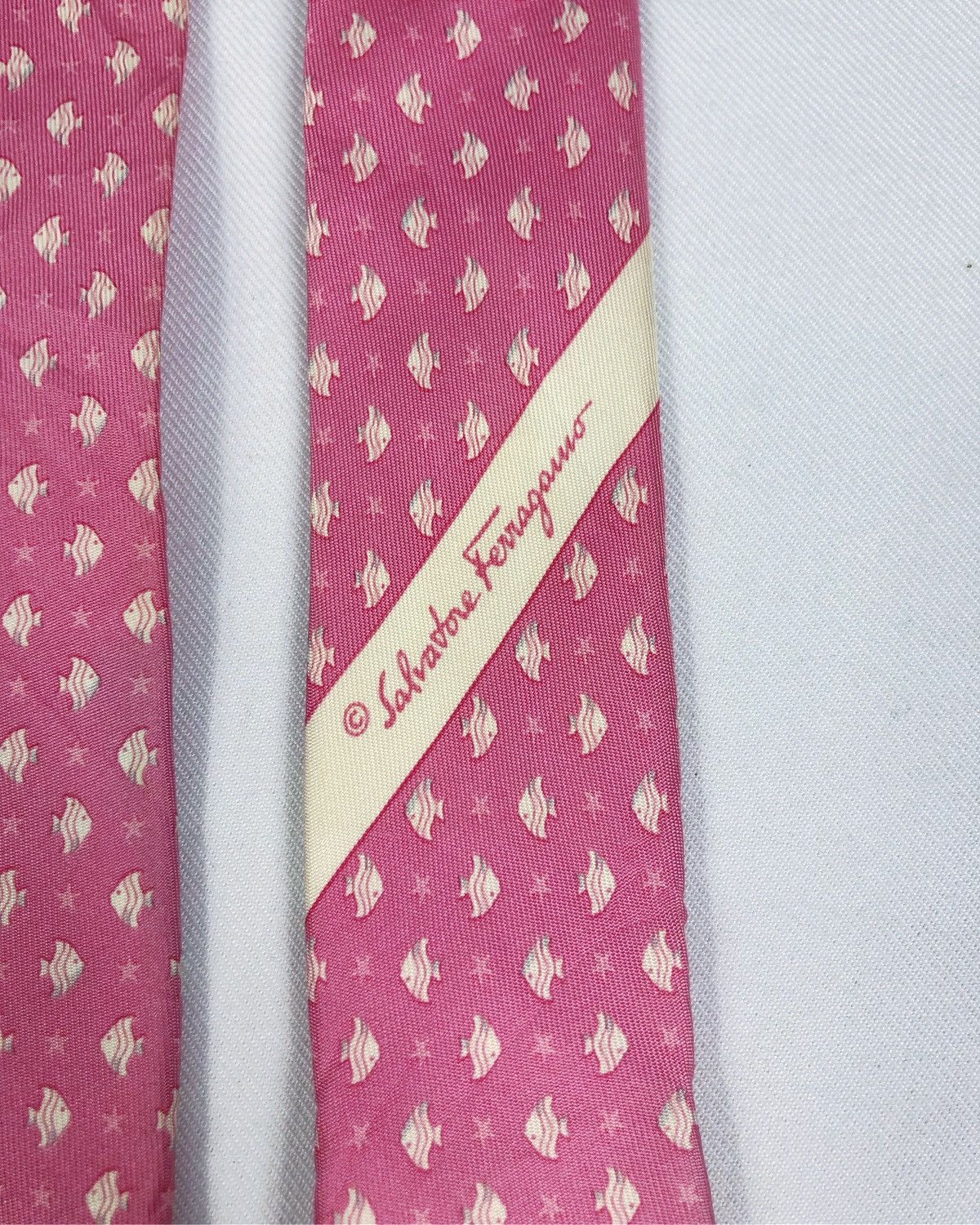 Salvatore Ferragamo Rare Vintage Salvatore Ferragamo Fish Motive Silk Tie Size ONE SIZE - 5 Thumbnail