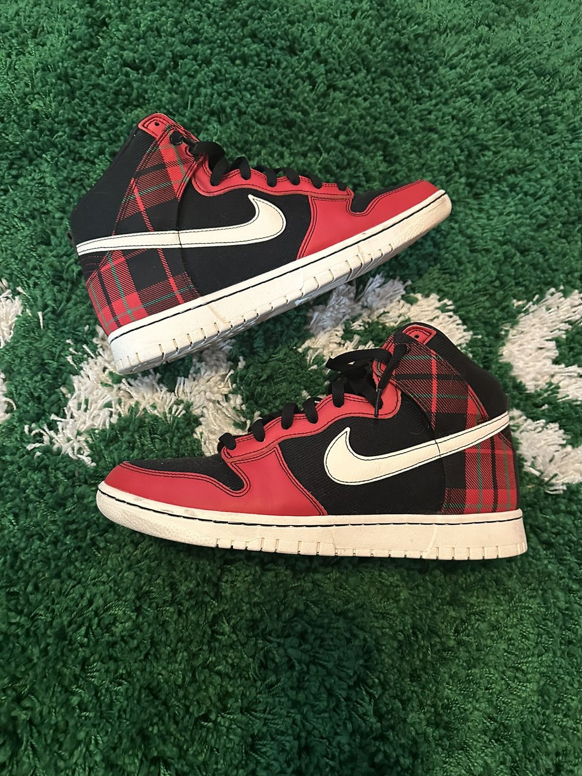 Nike Dunk Hi SE Plaid Red Sneakers 11 Size US 11 / EU 44 - 2 Thumbnail