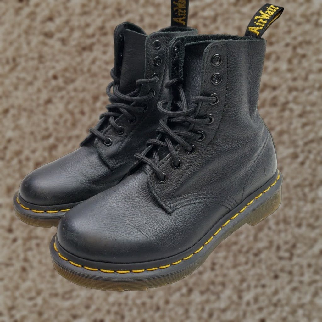Dr. Martens Doc Martens Combat Boots Womens Size 5 Black Leather 8 Eyelet Laceup Boots Womens Size 5 Black Leather 8 Eyelet Laceup Size US 5 / IT 35 - 1 Thumbnail
