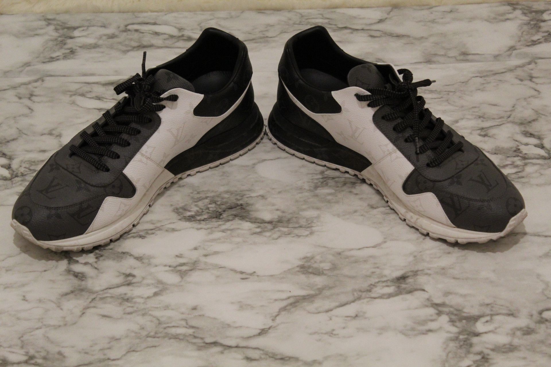 Louis Vuitton Men’s Louis Vuitton Run Away Sneaker size 9 - USA 10 Size US 10 / EU 43 - 4 Thumbnail
