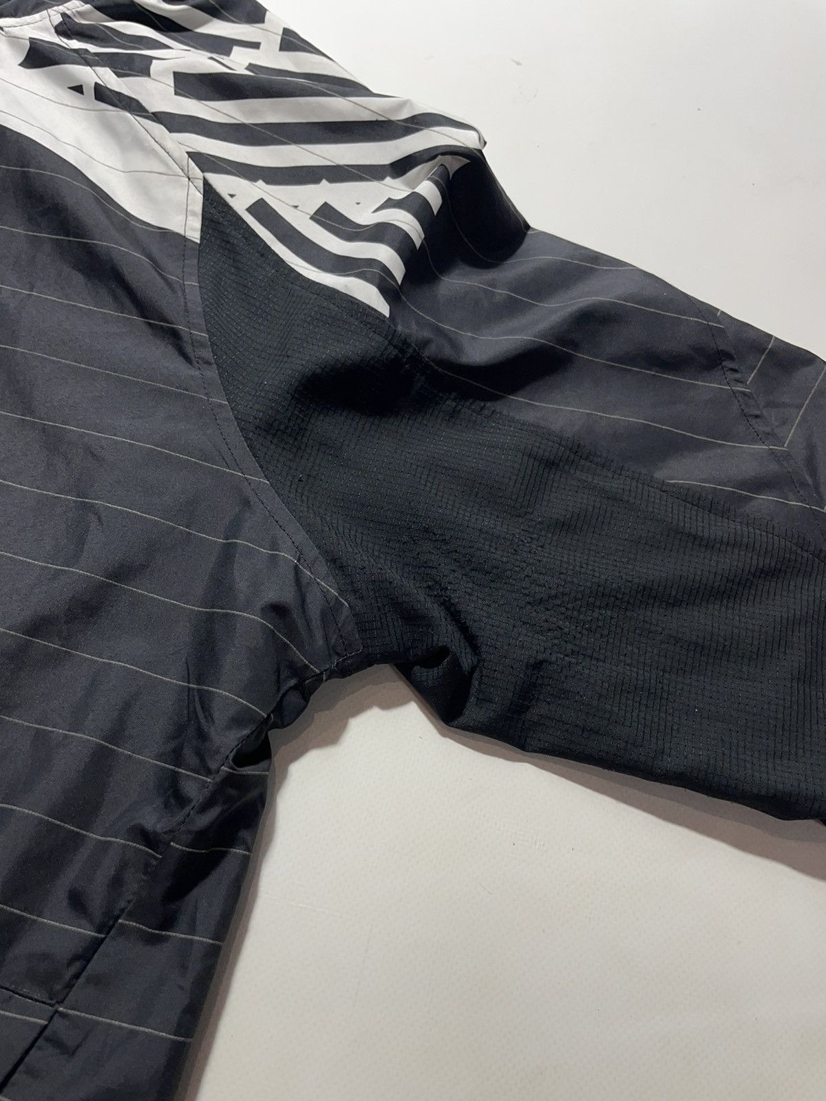 Oakley Oakley Reflective Stripes Light Jacket Size US M / EU 48-50 / 2 - 5 Thumbnail