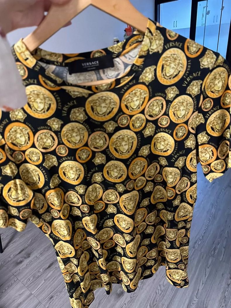 Versace Versace Limited short sleeves Size US S / EU 44-46 / 1 - 1 Thumbnail