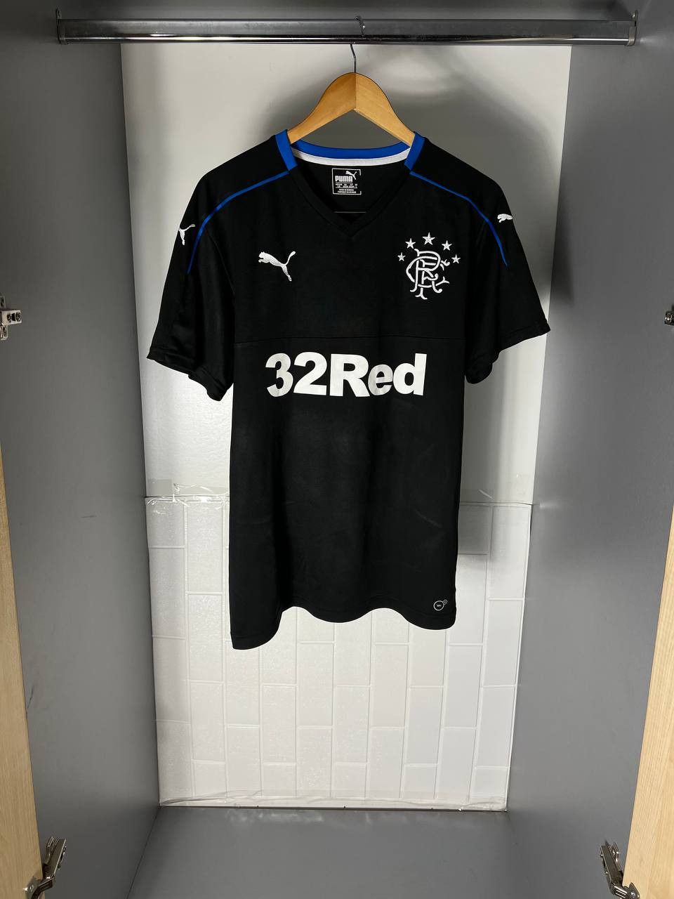 Puma VINTAGE PUMA FC RANGERS SCOTLAND SOCCER JERSEY RETRO Y2K Size US L / EU 52-54 / 3 - 4 Thumbnail