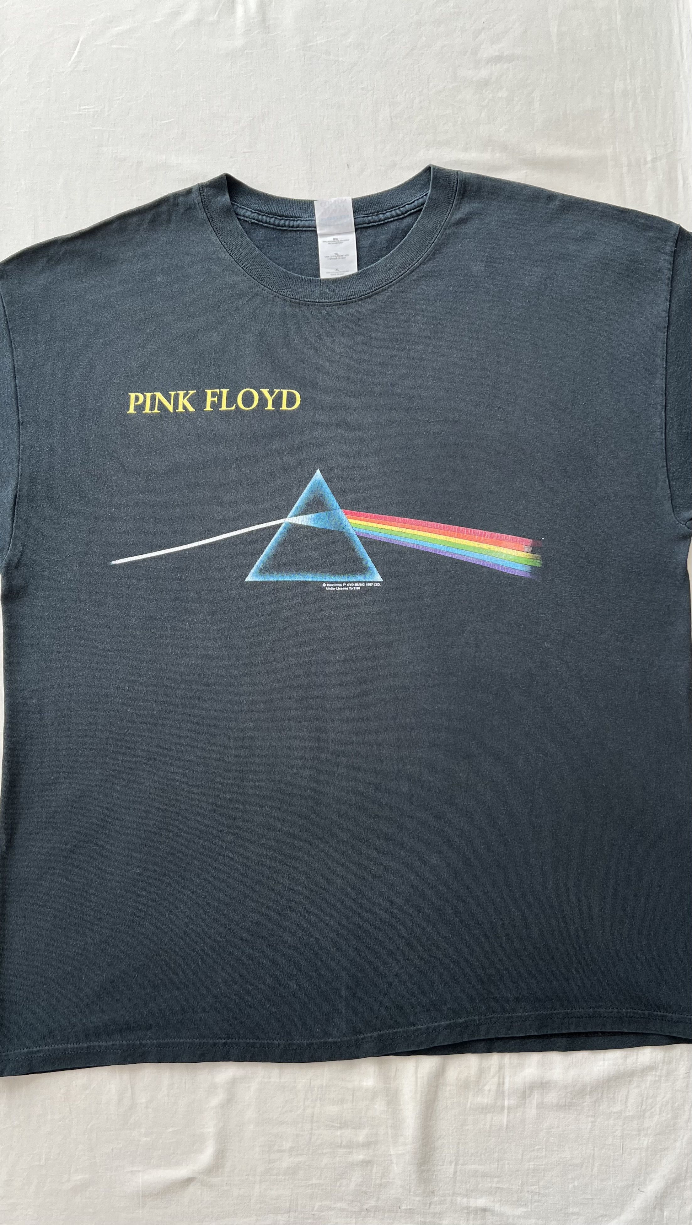 Band Tees Vintage 2000s Pink Floyd The Dark Side of the Moon Reprint Size US XL / EU 56 / 4 - 3 Thumbnail