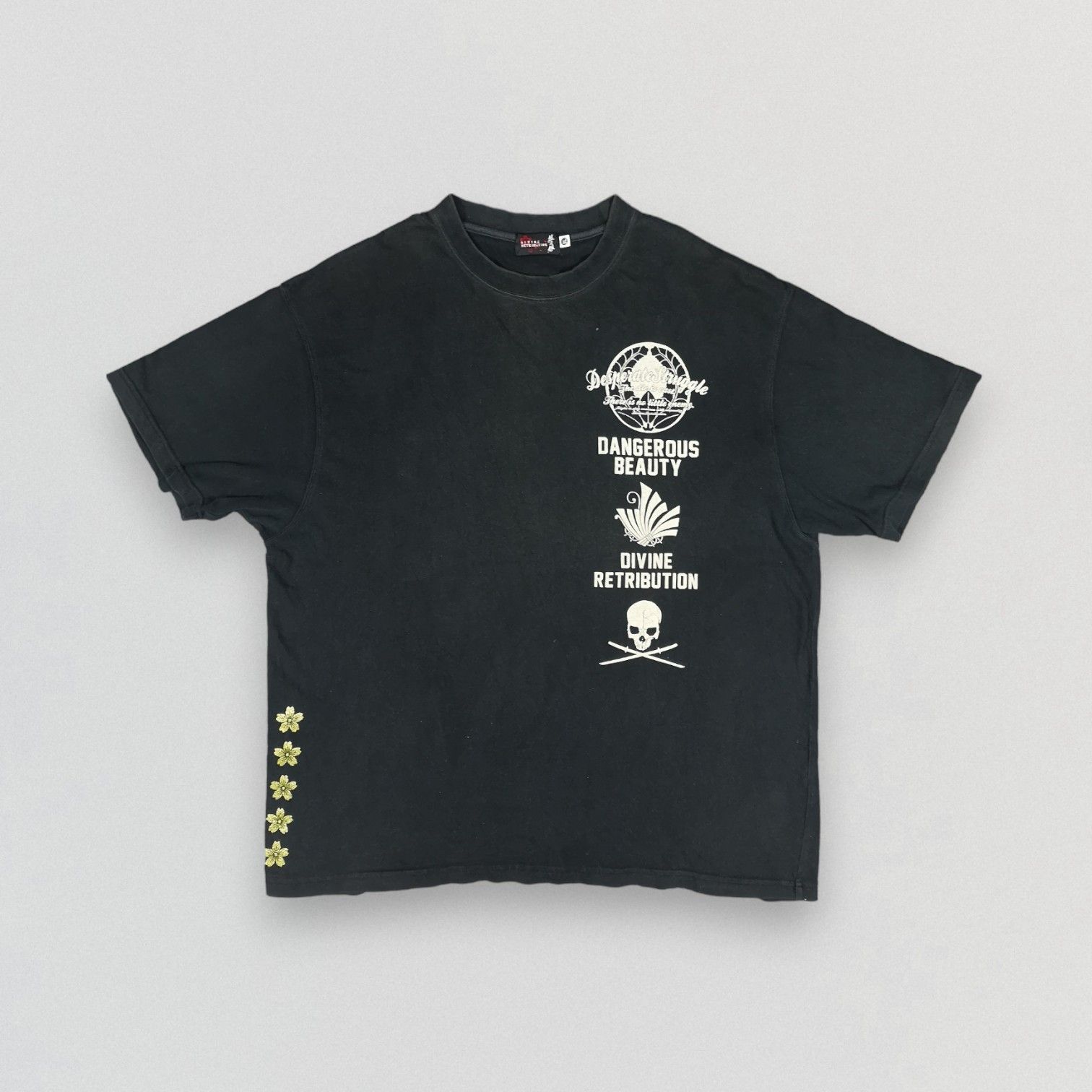 Japanese Brand Devine Retribution T-shirt Size US XL / EU 56 / 4 - 1 Thumbnail