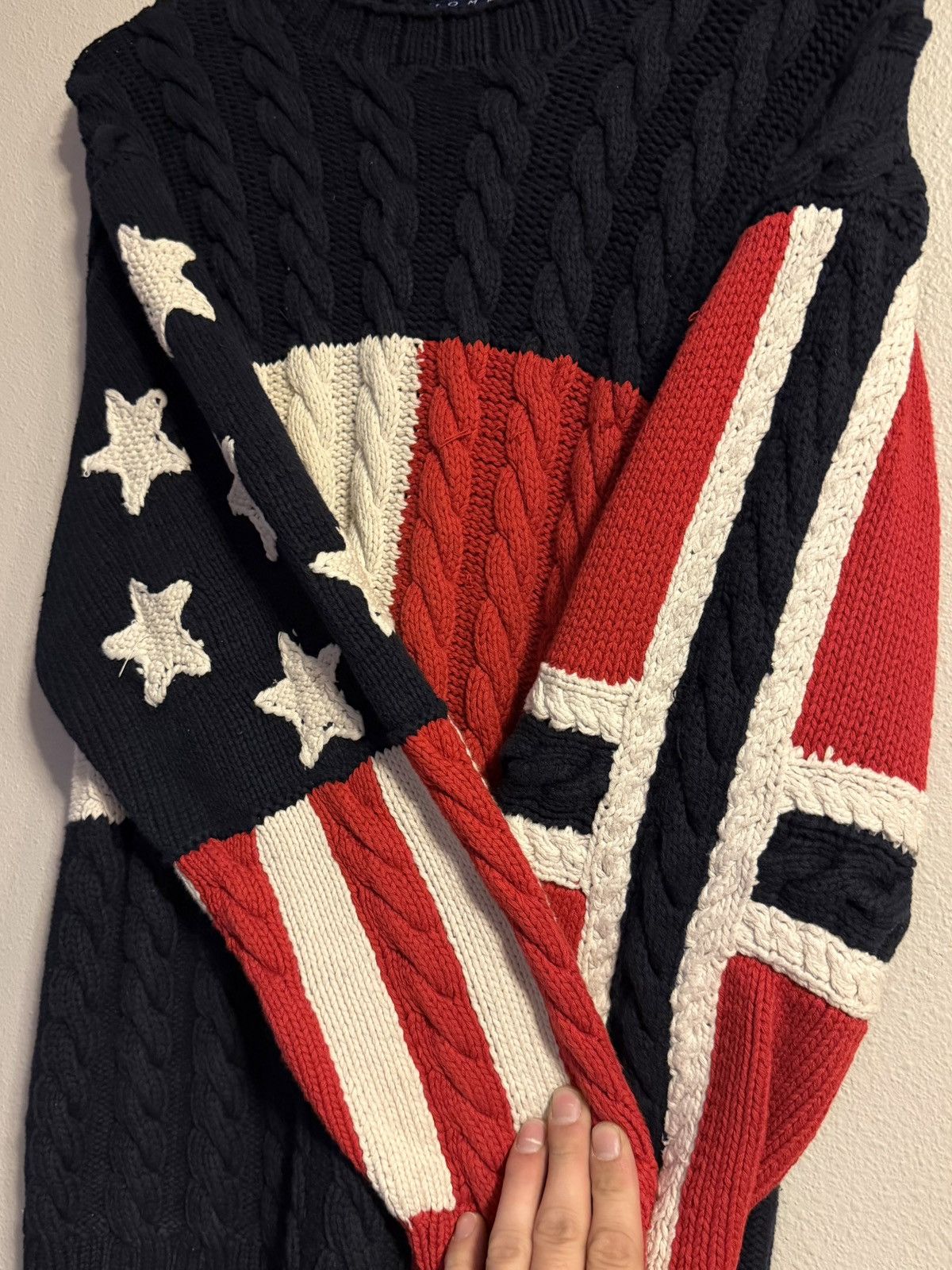 Tommy Hilfiger 90s y2k tommy hilfiger usa & uk flag cable knit sweater L Size US L / EU 52-54 / 3 - 3 Thumbnail
