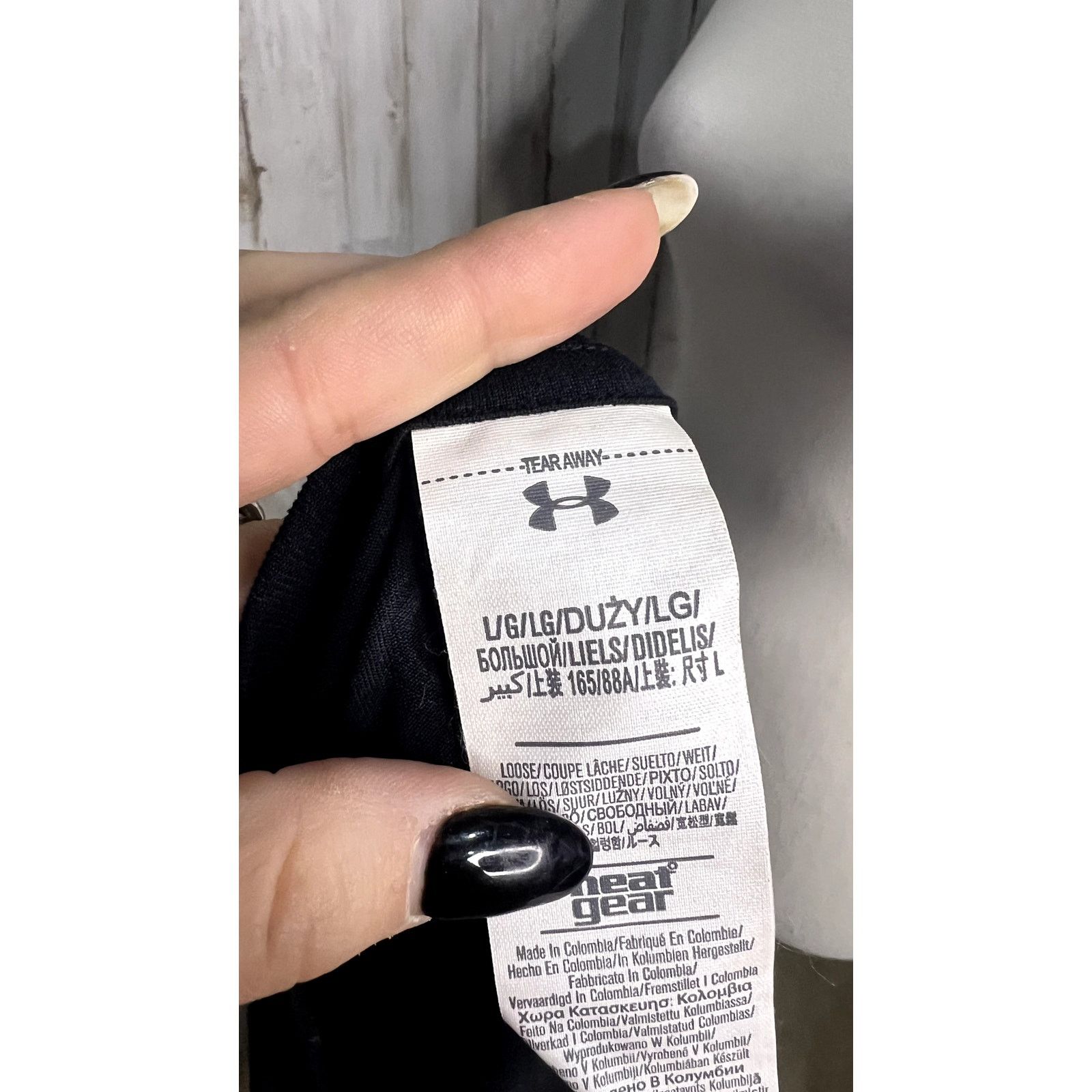 Under Armour Under Armour Women's Large V-Neck Short Sleeve T-Shirt Black Size L / US 10 / IT 46 - 6 Thumbnail