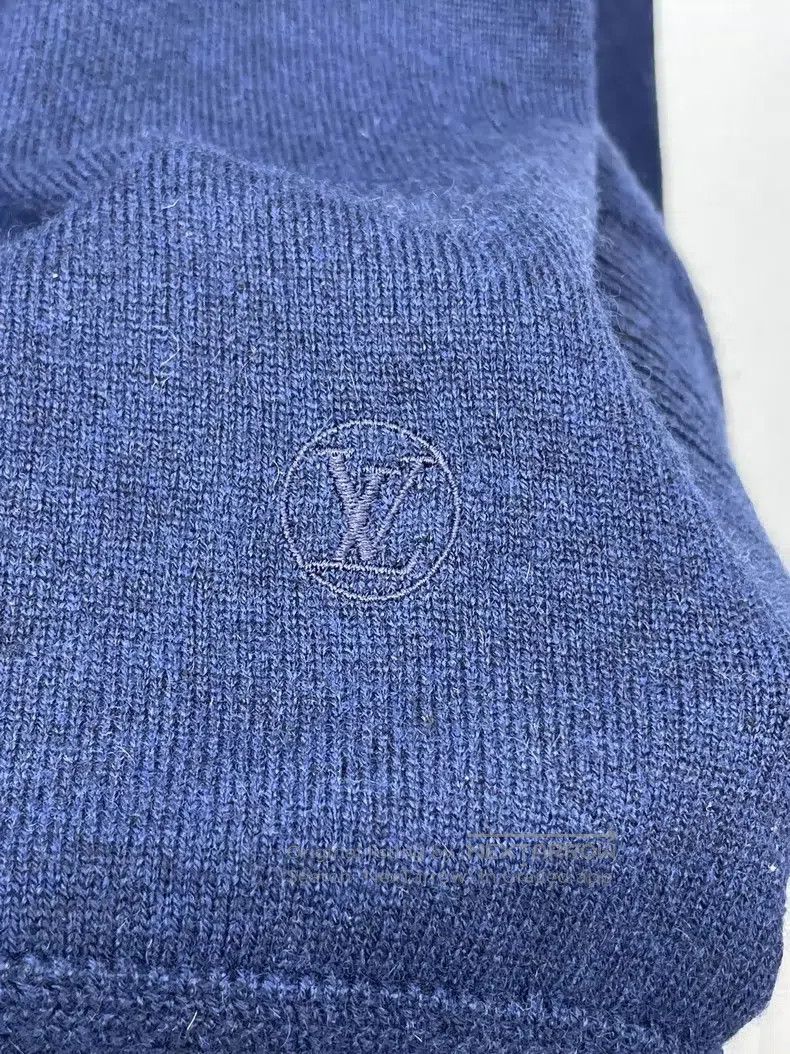 Louis Vuitton Navy blue cashmere sweater