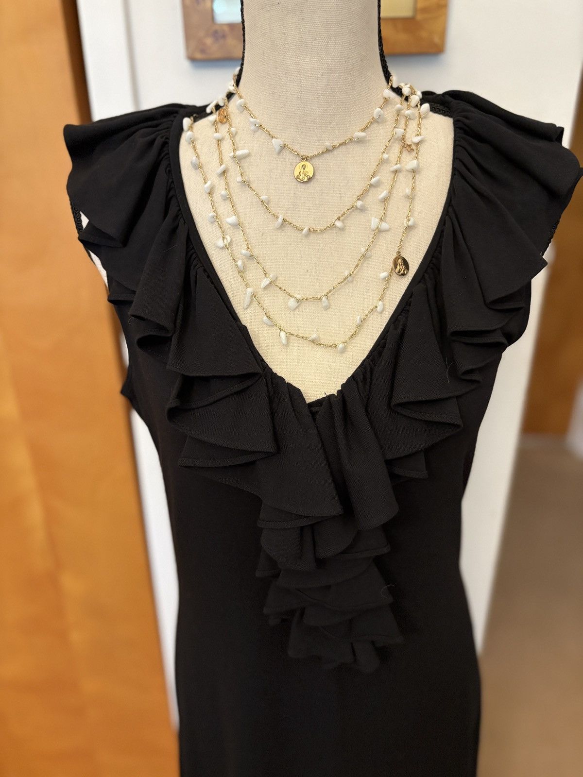 Ralph Lauren Ralph Lauren Sleeveless Ruffled V Neck Black Dress Large Size M / US 6-8 / IT 42-44 - 2 Thumbnail