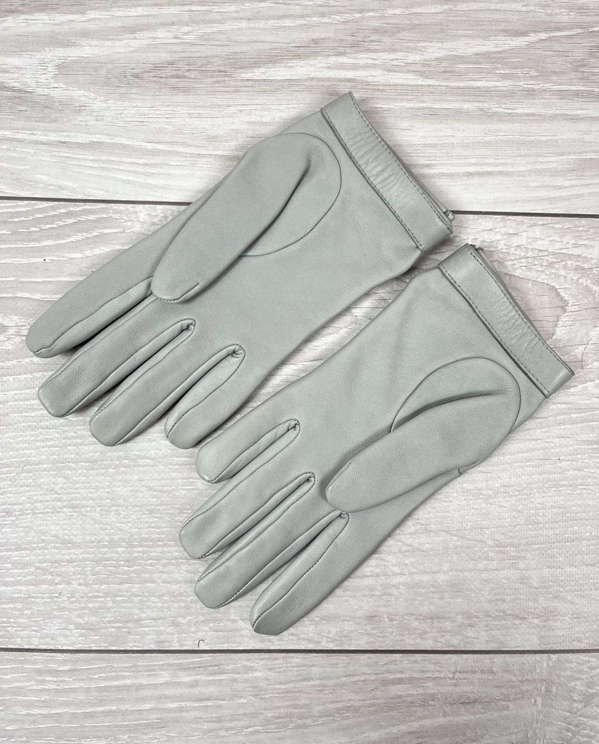 Chanel Chanel Luxury Grey Leather Lambskin Silk Lining Logo Gloves Size ONE SIZE - 9 Thumbnail