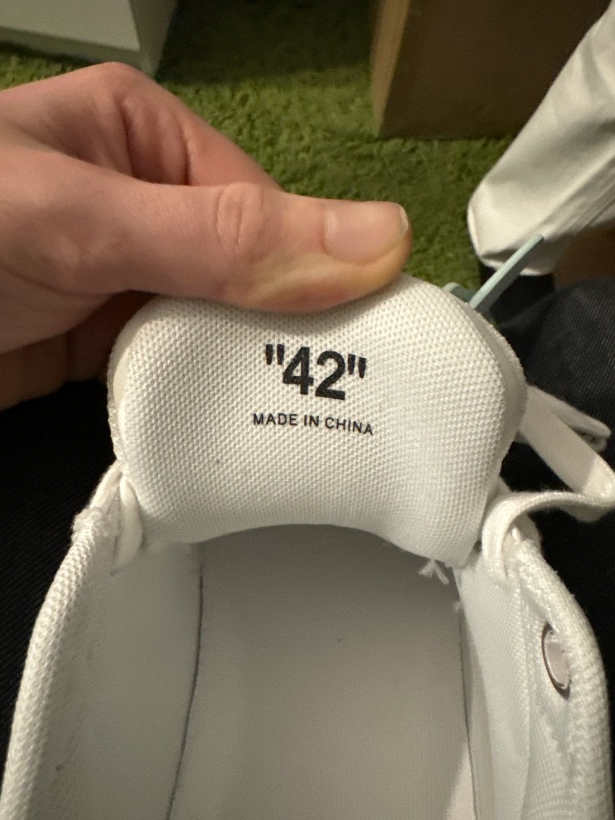 Off-White Off White Out Of Office Size US 9 / EU 42 - 7 Thumbnail