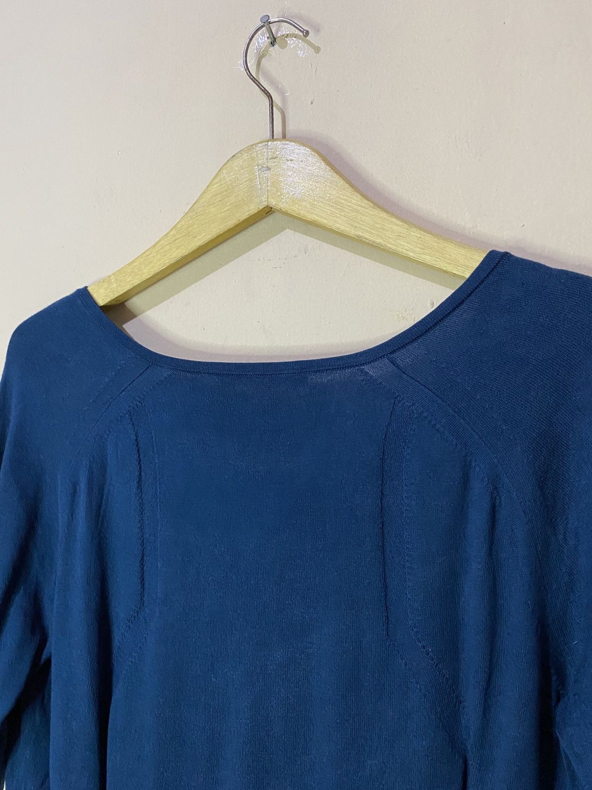 Balenciaga Balenciaga Knits V-neck Jumper Wool Size XS / US 0-2 / IT 36-38 - 13 Thumbnail