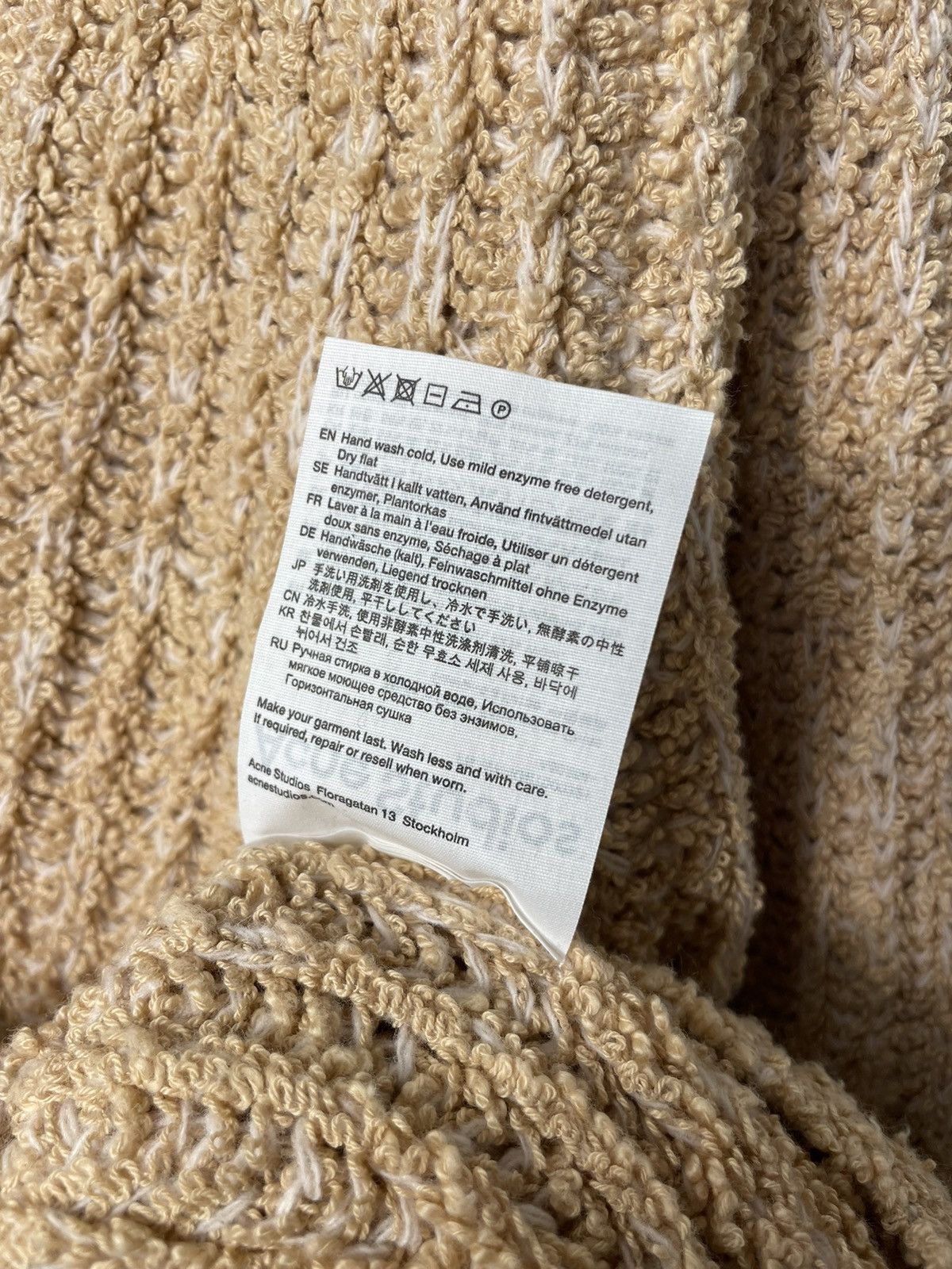 Acne Studios Acne Studios new collection fluffy teddy sweater Size US S / EU 44-46 / 1 - 5 Thumbnail