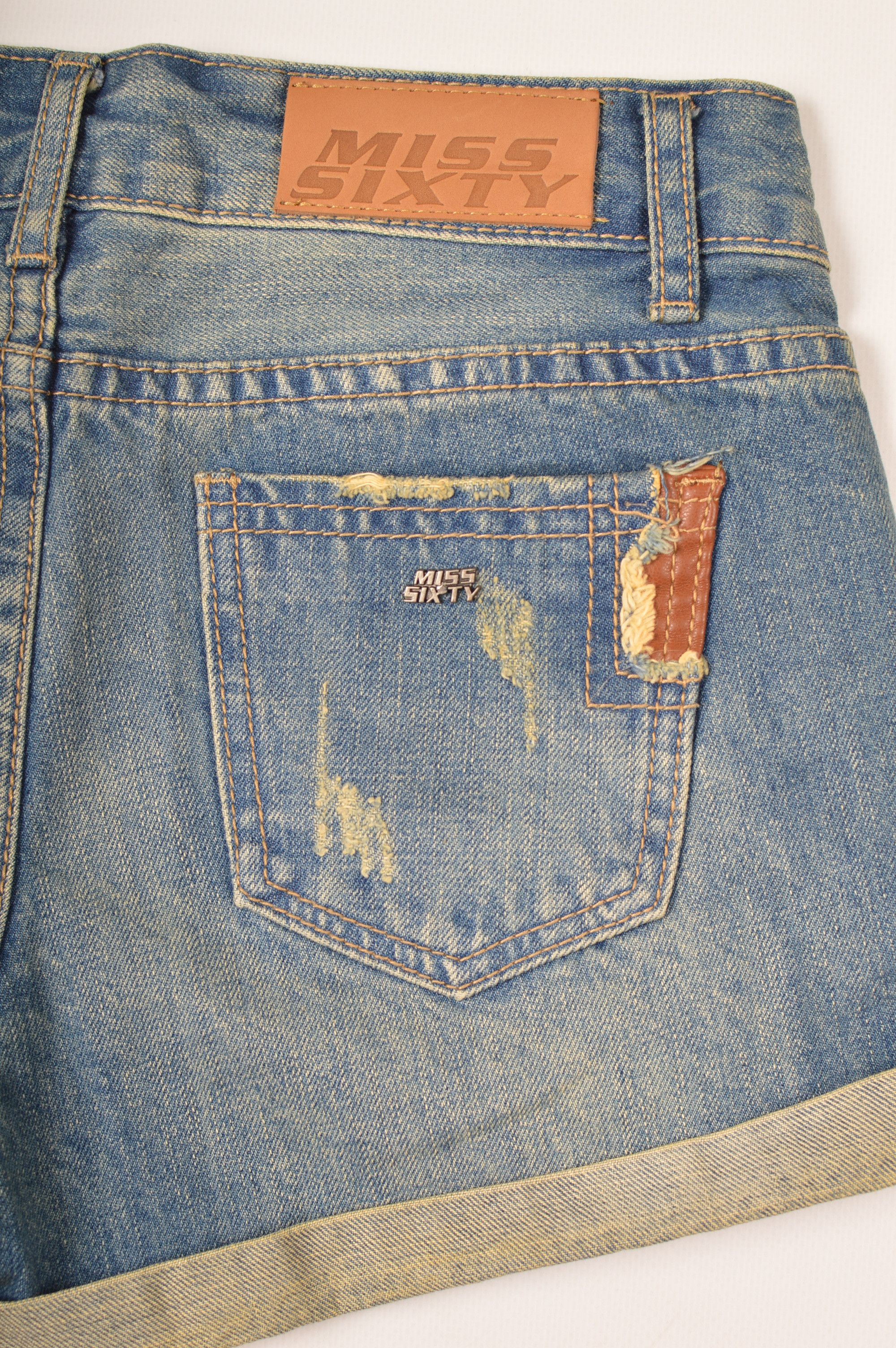 Miss Sixty × Vintage Miss Sixty Collection Vintage Distressed Denim Shorts Size 26" / US 2 / IT 38 - 9 Thumbnail